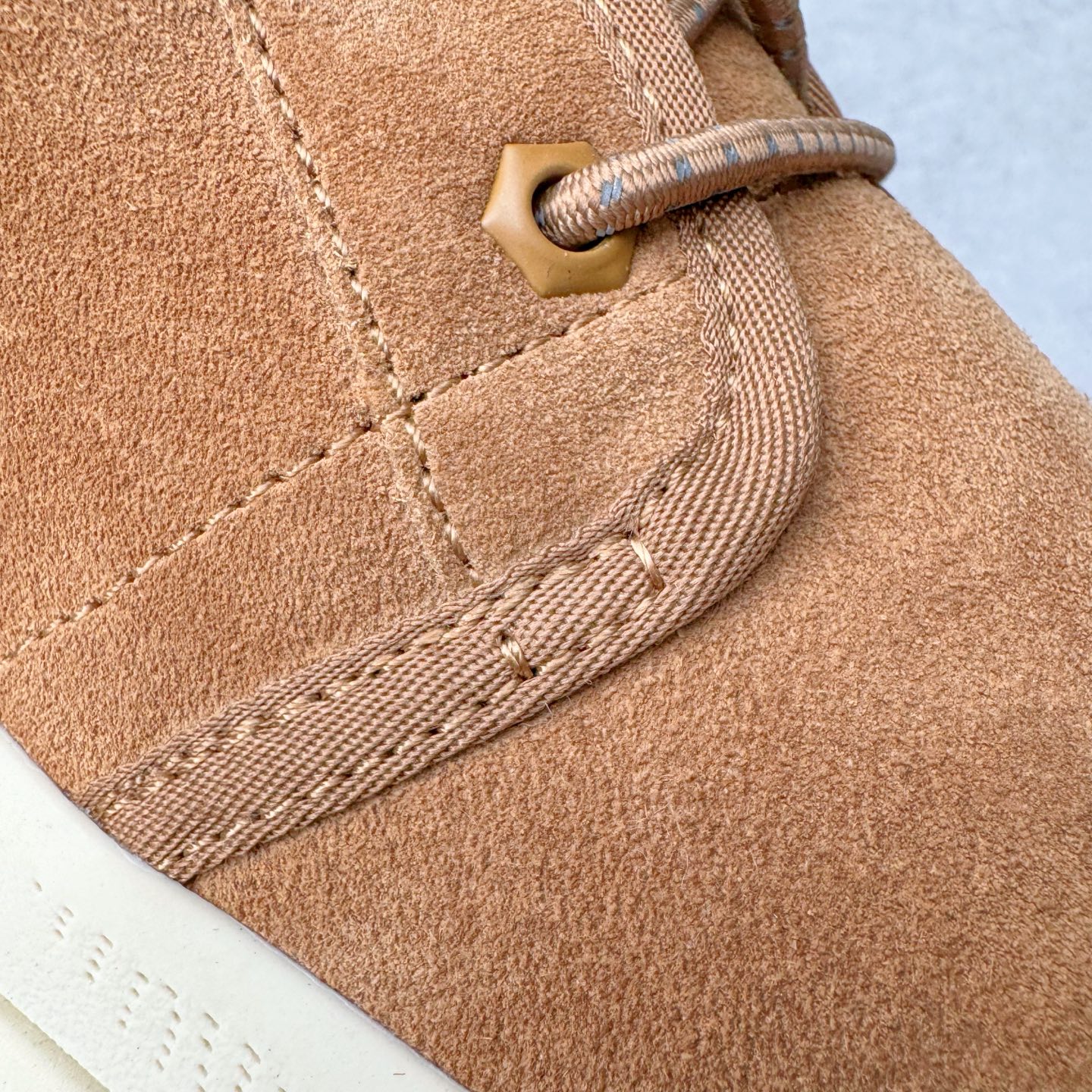 图片[13]-＃SP原厂 UGG 3991 塔斯曼高帮秋冬羊皮毛一体雪地靴 全鞋采用ZP同厂 隆丰A级澳洲进口羊皮毛一体 品牌代工厂生产线 完全遵循ZP工艺流程 代工厂原厂版师 秉承无原鞋不开发选择 注重每一处细节 市面最正版型 TREADLITE\\\”轻翼\\\”科技外底 轻便/耐用/柔韧/桩型【售后郑重承诺】一个月内若出现重大脱胶/断底等质量问题 直接为您换新！尺码：35 36 37 38 39 40 41 42 43-选品中心