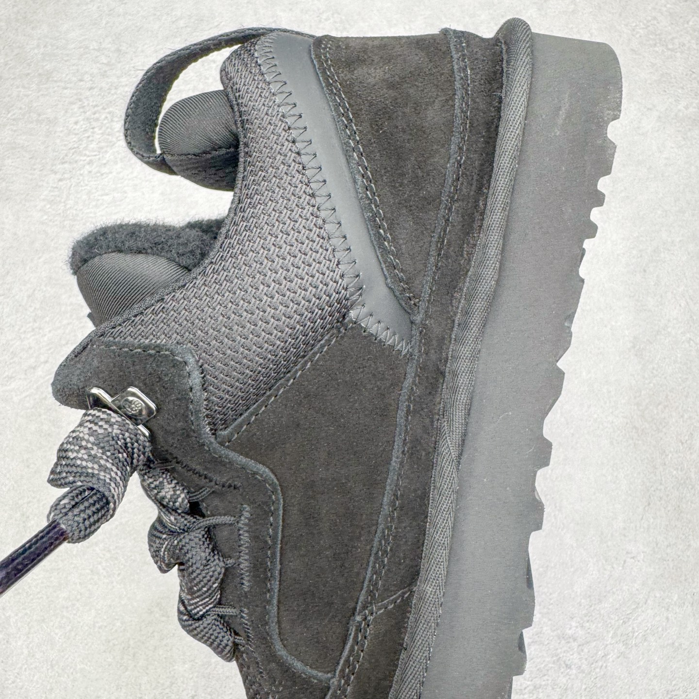 图片[7]-＃SP原厂 UGG 4032 梅尔秋冬羊皮毛一体雪地靴 全鞋采用ZP同厂 隆丰A级澳洲进口羊皮毛一体 品牌代工厂生产线 完全遵循ZP工艺流程 代工厂原厂版师 秉承无原鞋不开发选择 注重每一处细节 市面最正版型 TREADLITE\\\”轻翼\\\”科技外底 轻便/耐用/柔韧/桩型【售后郑重承诺】一个月内若出现重大脱胶/断底等质量问题 直接为您换新！尺码：35 36 37 38 39 40 41 42 43-选品中心