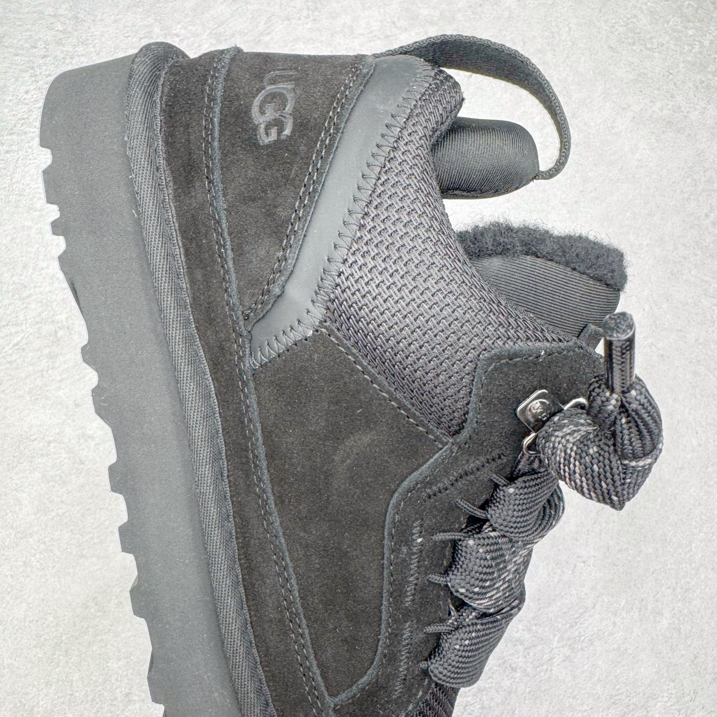 图片[6]-＃SP原厂 UGG 4032 梅尔秋冬羊皮毛一体雪地靴 全鞋采用ZP同厂 隆丰A级澳洲进口羊皮毛一体 品牌代工厂生产线 完全遵循ZP工艺流程 代工厂原厂版师 秉承无原鞋不开发选择 注重每一处细节 市面最正版型 TREADLITE\\\”轻翼\\\”科技外底 轻便/耐用/柔韧/桩型【售后郑重承诺】一个月内若出现重大脱胶/断底等质量问题 直接为您换新！尺码：35 36 37 38 39 40 41 42 43-选品中心