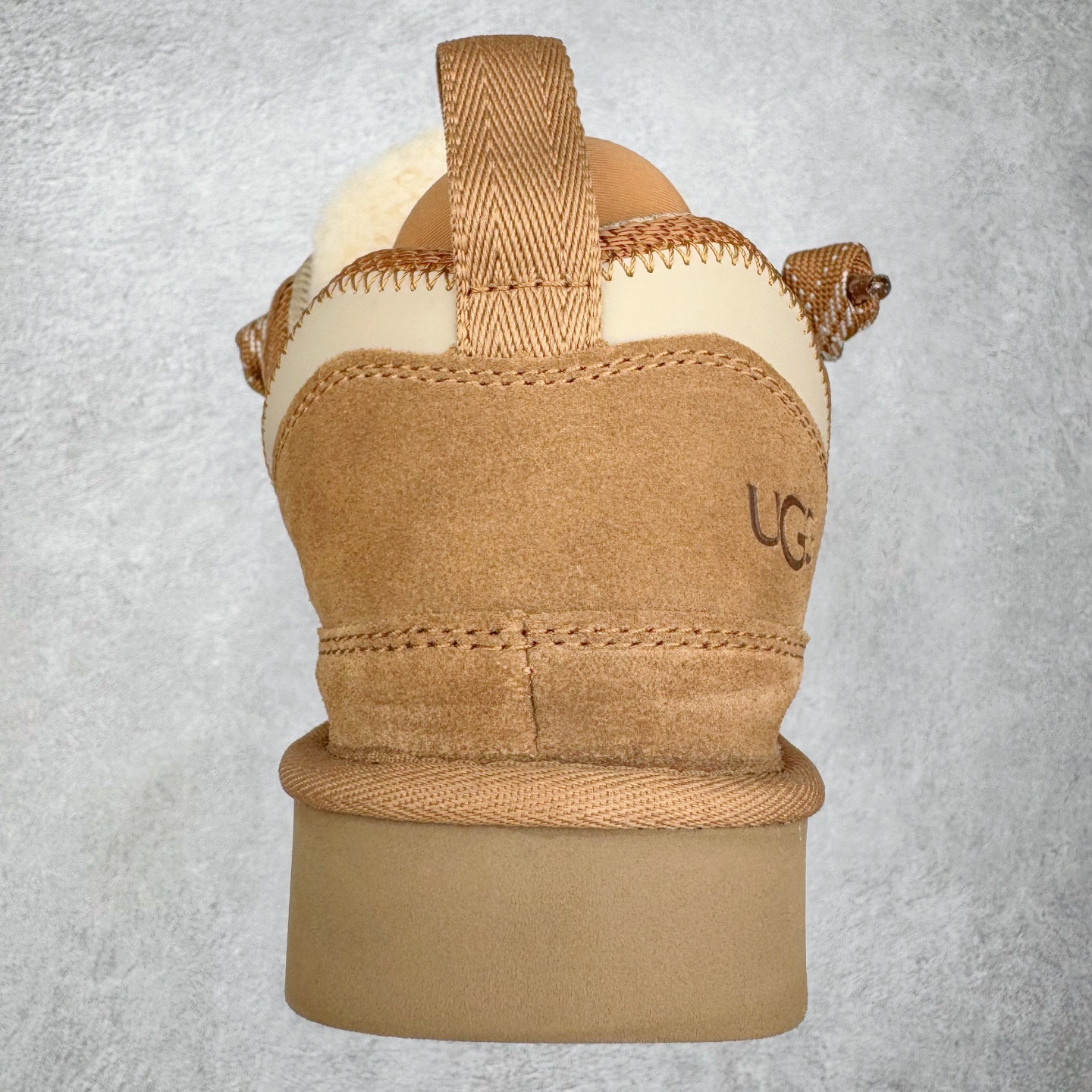 图片[8]-＃SP原厂 UGG 4032 梅尔秋冬羊皮毛一体雪地靴 全鞋采用ZP同厂 隆丰A级澳洲进口羊皮毛一体 品牌代工厂生产线 完全遵循ZP工艺流程 代工厂原厂版师 秉承无原鞋不开发选择 注重每一处细节 市面最正版型 TREADLITE\\\”轻翼\\\”科技外底 轻便/耐用/柔韧/桩型【售后郑重承诺】一个月内若出现重大脱胶/断底等质量问题 直接为您换新！尺码：35 36 37 38 39 40 41 42 43-选品中心