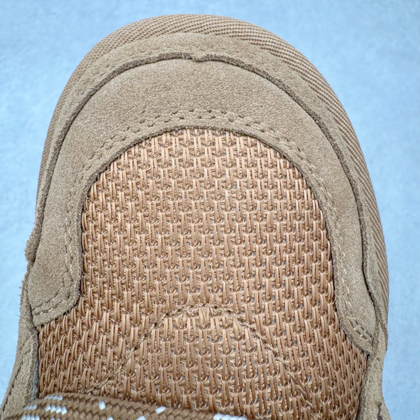 图片[12]-＃SP原厂 UGG 4032 梅尔秋冬羊皮毛一体雪地靴 全鞋采用ZP同厂 隆丰A级澳洲进口羊皮毛一体 品牌代工厂生产线 完全遵循ZP工艺流程 代工厂原厂版师 秉承无原鞋不开发选择 注重每一处细节 市面最正版型 TREADLITE\\\”轻翼\\\”科技外底 轻便/耐用/柔韧/桩型【售后郑重承诺】一个月内若出现重大脱胶/断底等质量问题 直接为您换新！尺码：35 36 37 38 39 40 41 42 43-选品中心