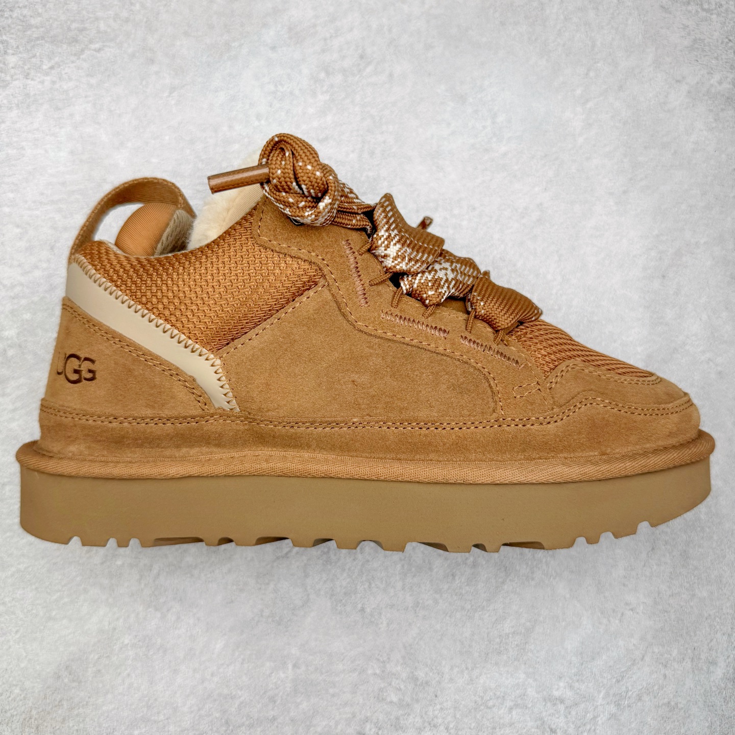 ＃SP原厂 UGG 4032 梅尔秋冬羊皮毛一体雪地靴 全鞋采用ZP同厂 隆丰A级澳洲进口羊皮毛一体 品牌代工厂生产线 完全遵循ZP工艺流程 代工厂原厂版师 秉承无原鞋不开发选择 注重每一处细节 市面最正版型 TREADLITE\\\”轻翼\\\”科技外底 轻便/耐用/柔韧/桩型【售后郑重承诺】一个月内若出现重大脱胶/断底等质量问题 直接为您换新！尺码：35 36 37 38 39 40 41 42 43-选品中心