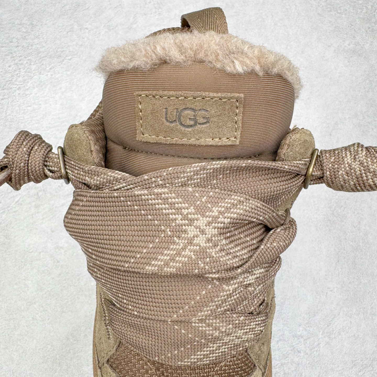 图片[5]-＃SP原厂 UGG 4032 梅尔秋冬羊皮毛一体雪地靴 全鞋采用ZP同厂 隆丰A级澳洲进口羊皮毛一体 品牌代工厂生产线 完全遵循ZP工艺流程 代工厂原厂版师 秉承无原鞋不开发选择 注重每一处细节 市面最正版型 TREADLITE\\\”轻翼\\\”科技外底 轻便/耐用/柔韧/桩型【售后郑重承诺】一个月内若出现重大脱胶/断底等质量问题 直接为您换新！尺码：35 36 37 38 39 40 41 42 43-选品中心