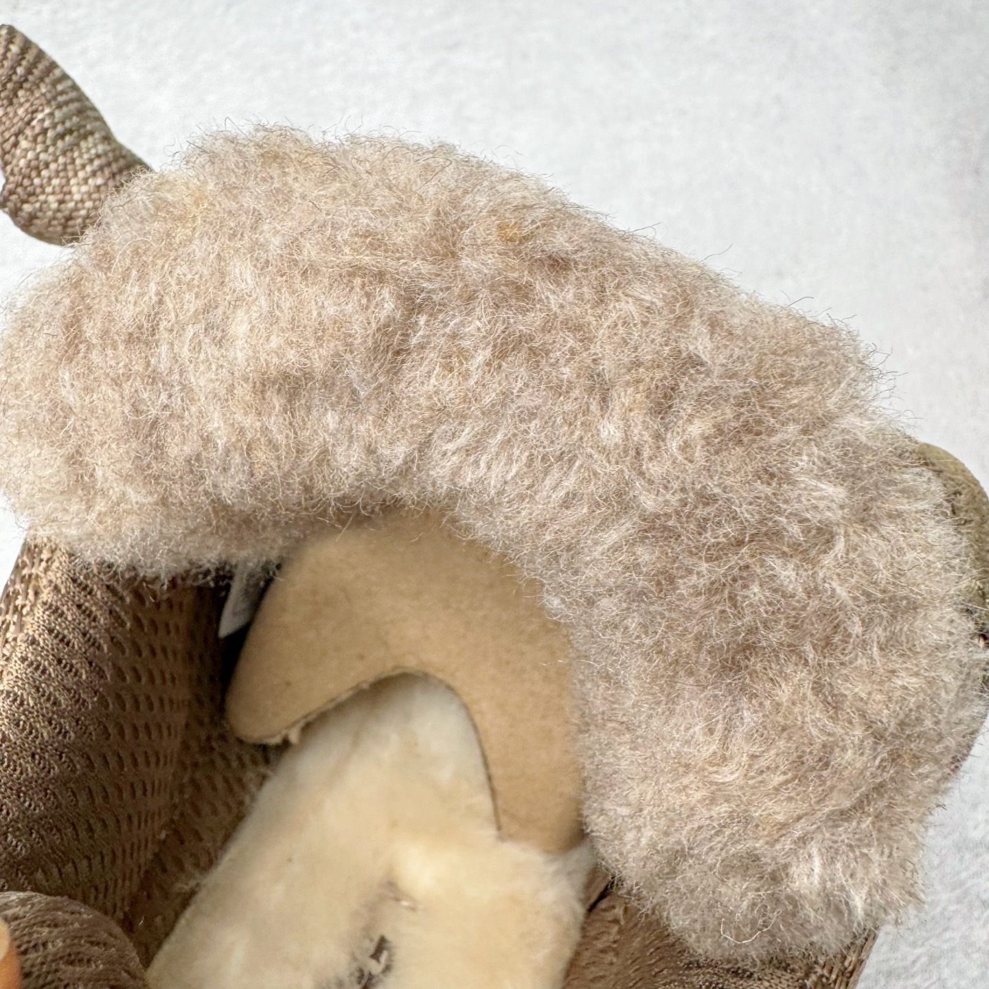 图片[10]-＃SP原厂 UGG 4032 梅尔秋冬羊皮毛一体雪地靴 全鞋采用ZP同厂 隆丰A级澳洲进口羊皮毛一体 品牌代工厂生产线 完全遵循ZP工艺流程 代工厂原厂版师 秉承无原鞋不开发选择 注重每一处细节 市面最正版型 TREADLITE\\\”轻翼\\\”科技外底 轻便/耐用/柔韧/桩型【售后郑重承诺】一个月内若出现重大脱胶/断底等质量问题 直接为您换新！尺码：35 36 37 38 39 40 41 42 43-选品中心