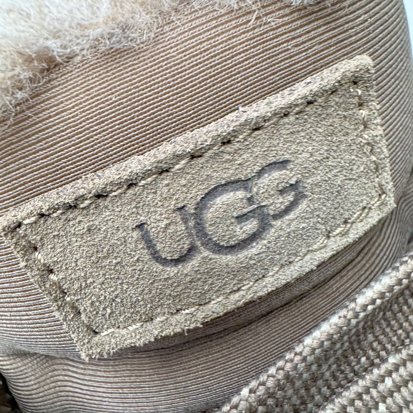 图片[11]-＃SP原厂 UGG 4032 梅尔秋冬羊皮毛一体雪地靴 全鞋采用ZP同厂 隆丰A级澳洲进口羊皮毛一体 品牌代工厂生产线 完全遵循ZP工艺流程 代工厂原厂版师 秉承无原鞋不开发选择 注重每一处细节 市面最正版型 TREADLITE\\\”轻翼\\\”科技外底 轻便/耐用/柔韧/桩型【售后郑重承诺】一个月内若出现重大脱胶/断底等质量问题 直接为您换新！尺码：35 36 37 38 39 40 41 42 43-选品中心