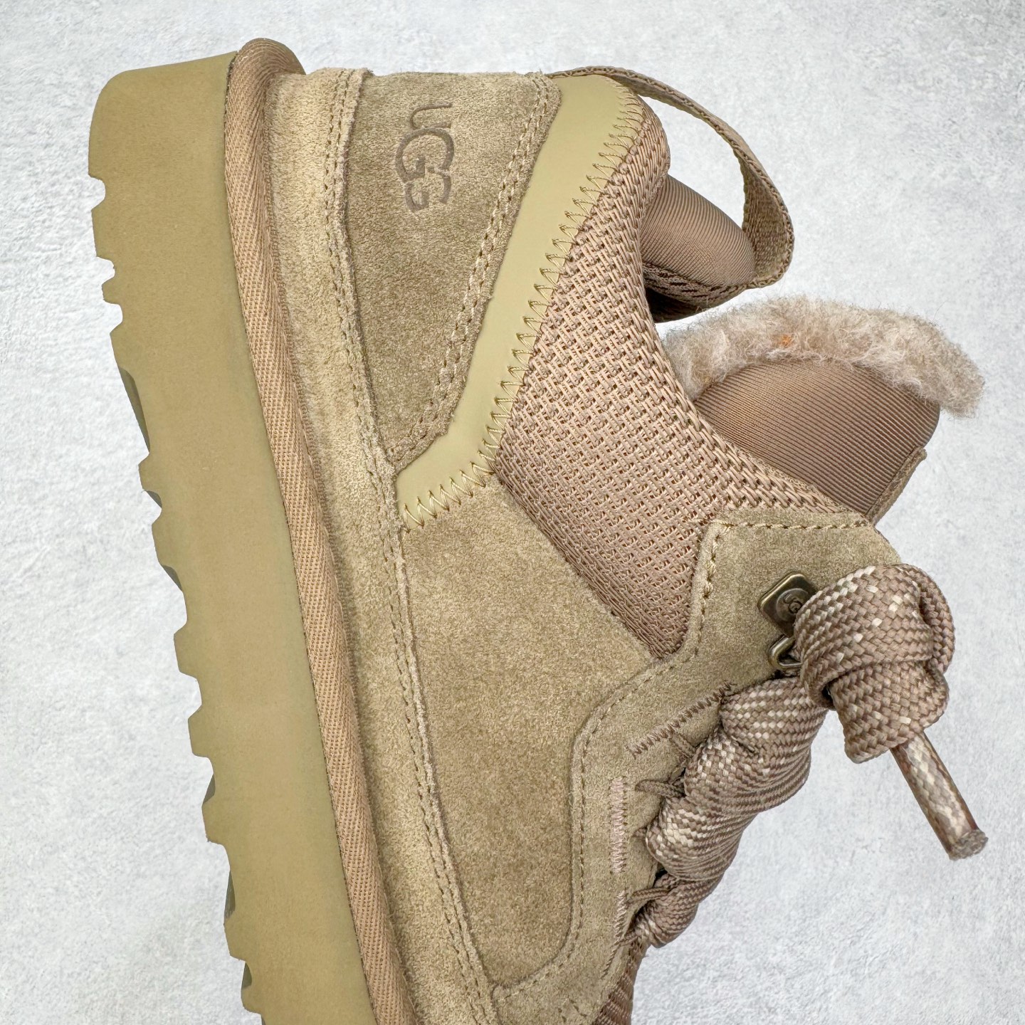 图片[6]-＃SP原厂 UGG 4032 梅尔秋冬羊皮毛一体雪地靴 全鞋采用ZP同厂 隆丰A级澳洲进口羊皮毛一体 品牌代工厂生产线 完全遵循ZP工艺流程 代工厂原厂版师 秉承无原鞋不开发选择 注重每一处细节 市面最正版型 TREADLITE\\\”轻翼\\\”科技外底 轻便/耐用/柔韧/桩型【售后郑重承诺】一个月内若出现重大脱胶/断底等质量问题 直接为您换新！尺码：35 36 37 38 39 40 41 42 43-选品中心