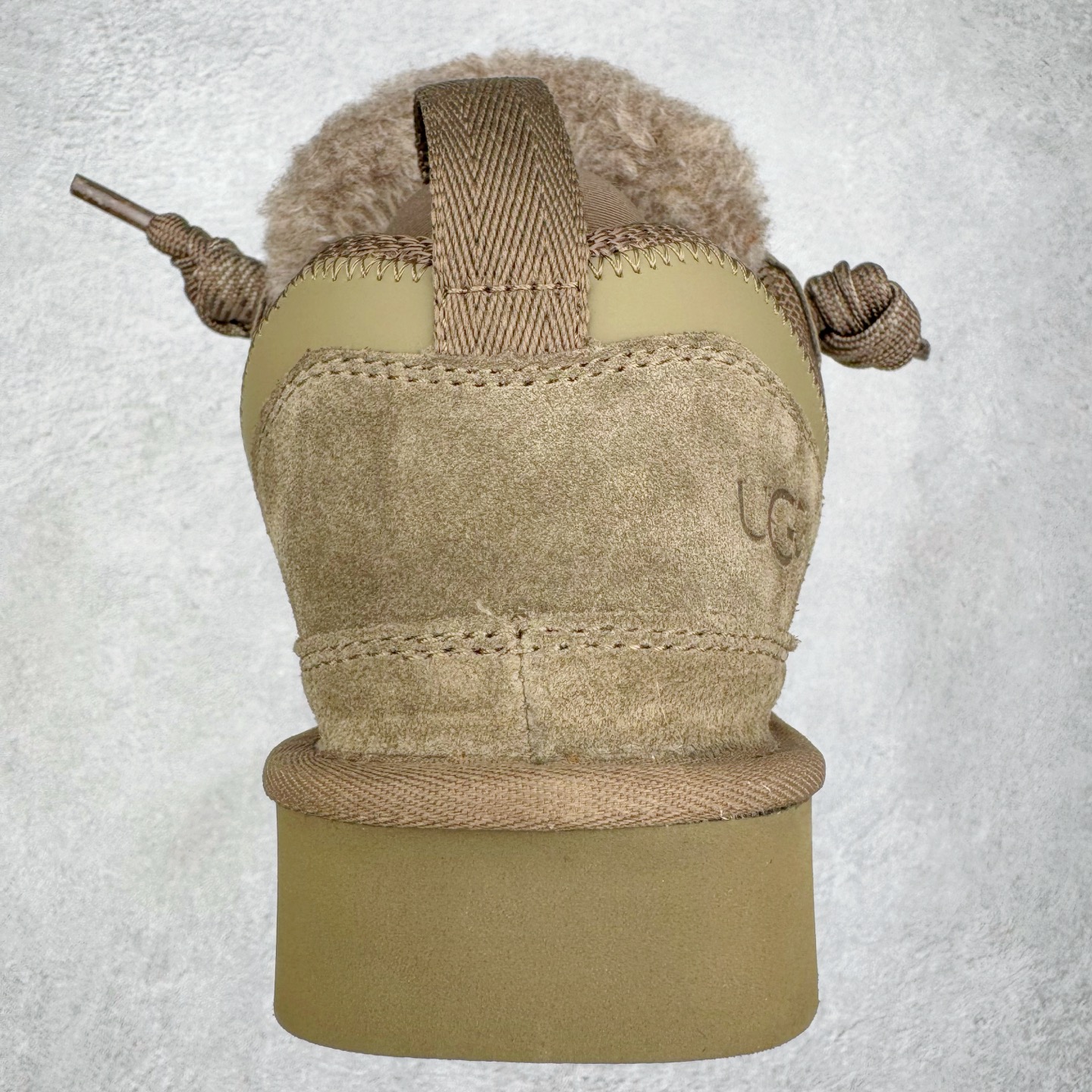 图片[8]-＃SP原厂 UGG 4032 梅尔秋冬羊皮毛一体雪地靴 全鞋采用ZP同厂 隆丰A级澳洲进口羊皮毛一体 品牌代工厂生产线 完全遵循ZP工艺流程 代工厂原厂版师 秉承无原鞋不开发选择 注重每一处细节 市面最正版型 TREADLITE\\\”轻翼\\\”科技外底 轻便/耐用/柔韧/桩型【售后郑重承诺】一个月内若出现重大脱胶/断底等质量问题 直接为您换新！尺码：35 36 37 38 39 40 41 42 43-选品中心