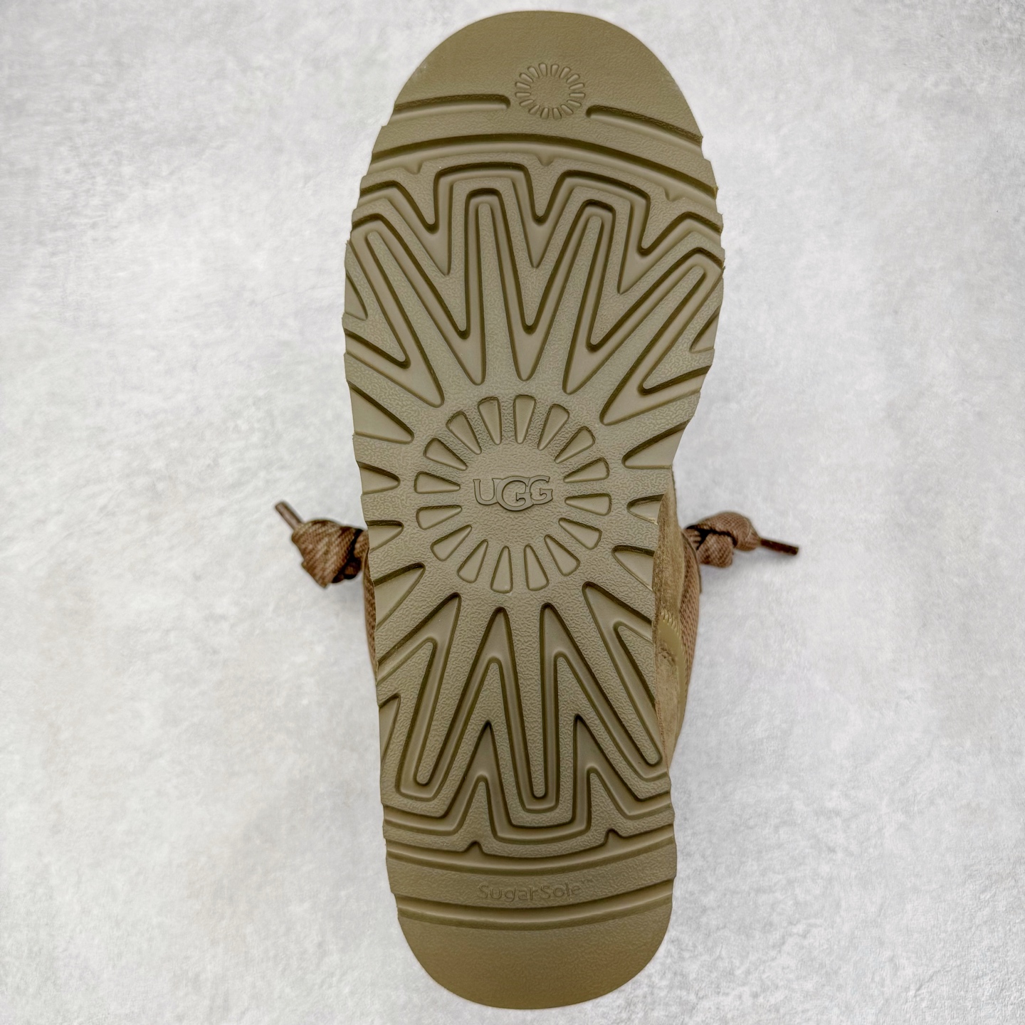 图片[9]-＃SP原厂 UGG 4032 梅尔秋冬羊皮毛一体雪地靴 全鞋采用ZP同厂 隆丰A级澳洲进口羊皮毛一体 品牌代工厂生产线 完全遵循ZP工艺流程 代工厂原厂版师 秉承无原鞋不开发选择 注重每一处细节 市面最正版型 TREADLITE\\\”轻翼\\\”科技外底 轻便/耐用/柔韧/桩型【售后郑重承诺】一个月内若出现重大脱胶/断底等质量问题 直接为您换新！尺码：35 36 37 38 39 40 41 42 43-选品中心