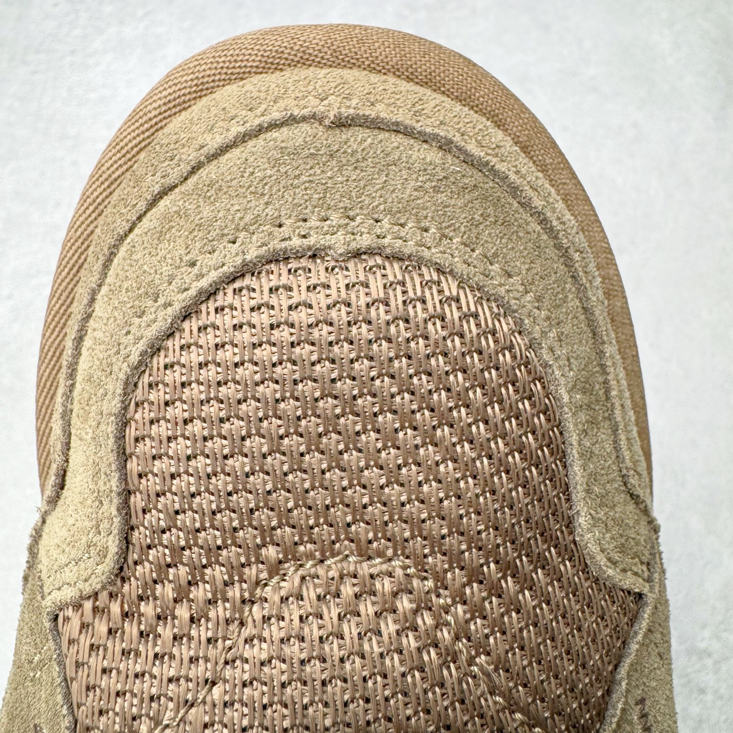 图片[12]-＃SP原厂 UGG 4032 梅尔秋冬羊皮毛一体雪地靴 全鞋采用ZP同厂 隆丰A级澳洲进口羊皮毛一体 品牌代工厂生产线 完全遵循ZP工艺流程 代工厂原厂版师 秉承无原鞋不开发选择 注重每一处细节 市面最正版型 TREADLITE\\\”轻翼\\\”科技外底 轻便/耐用/柔韧/桩型【售后郑重承诺】一个月内若出现重大脱胶/断底等质量问题 直接为您换新！尺码：35 36 37 38 39 40 41 42 43-选品中心