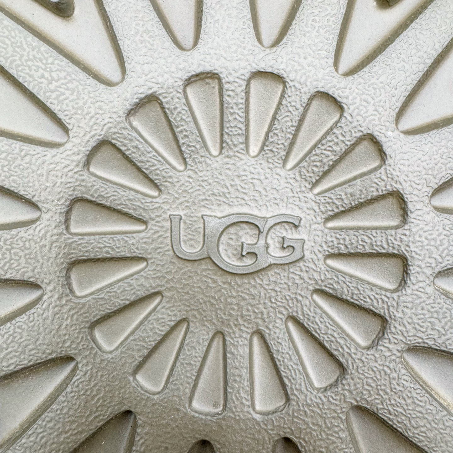 图片[15]-＃SP原厂 UGG 4032 梅尔秋冬羊皮毛一体雪地靴 全鞋采用ZP同厂 隆丰A级澳洲进口羊皮毛一体 品牌代工厂生产线 完全遵循ZP工艺流程 代工厂原厂版师 秉承无原鞋不开发选择 注重每一处细节 市面最正版型 TREADLITE\\\”轻翼\\\”科技外底 轻便/耐用/柔韧/桩型【售后郑重承诺】一个月内若出现重大脱胶/断底等质量问题 直接为您换新！尺码：35 36 37 38 39 40 41 42 43-选品中心