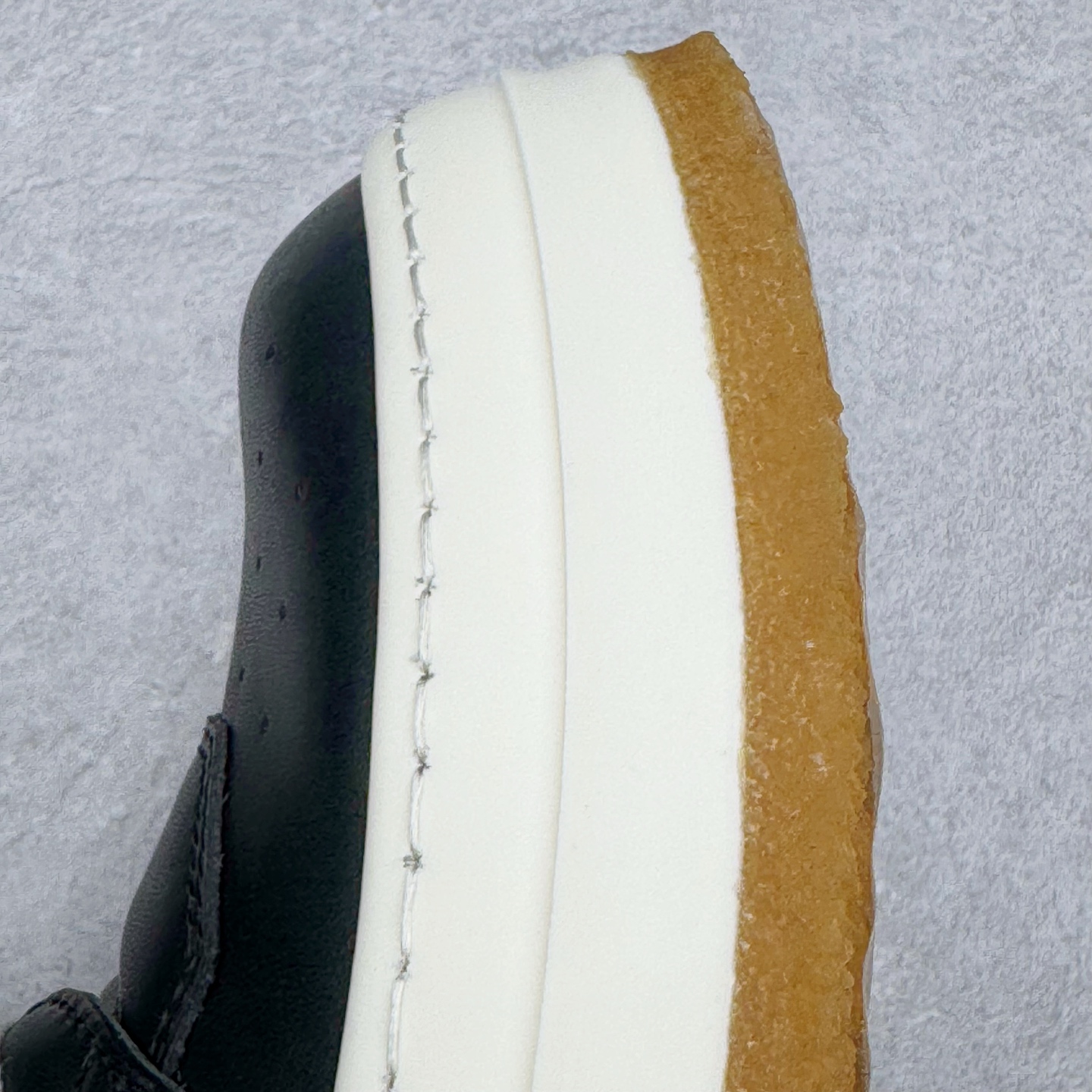 图片[16]-＃DG纯原 Rick Owens Edfu 瑞克·欧文斯高帮皮面时尚运动板鞋 黑白生胶 二级市场已经7K以上 平台客户随意卖四位数 RO广东原厂出品 纯原天花板 原版一比一复刻 冲正绝不翻车 还原度达到百分之98以上 原楦开发纸版版型 ZP拆解原版1：1复模裁片纸版 力求做到0错位 这样才能达到和zp一致的鞋型味道 采用进口cnc数控机床开发对版独家tpu奶香大底 区别于市场所有版本 zp同源全头层粒面小牛皮 达到和zp一致手感 原厂进口细纹布 万邦订购原厂高弹粉红色海绵 内里搭配软质细腻羊皮 TPU高密度大底 软硬度透光度高已经测试和原版一致 尺码：36 37 38 39 40 41 42 43 44 45 46-选品中心