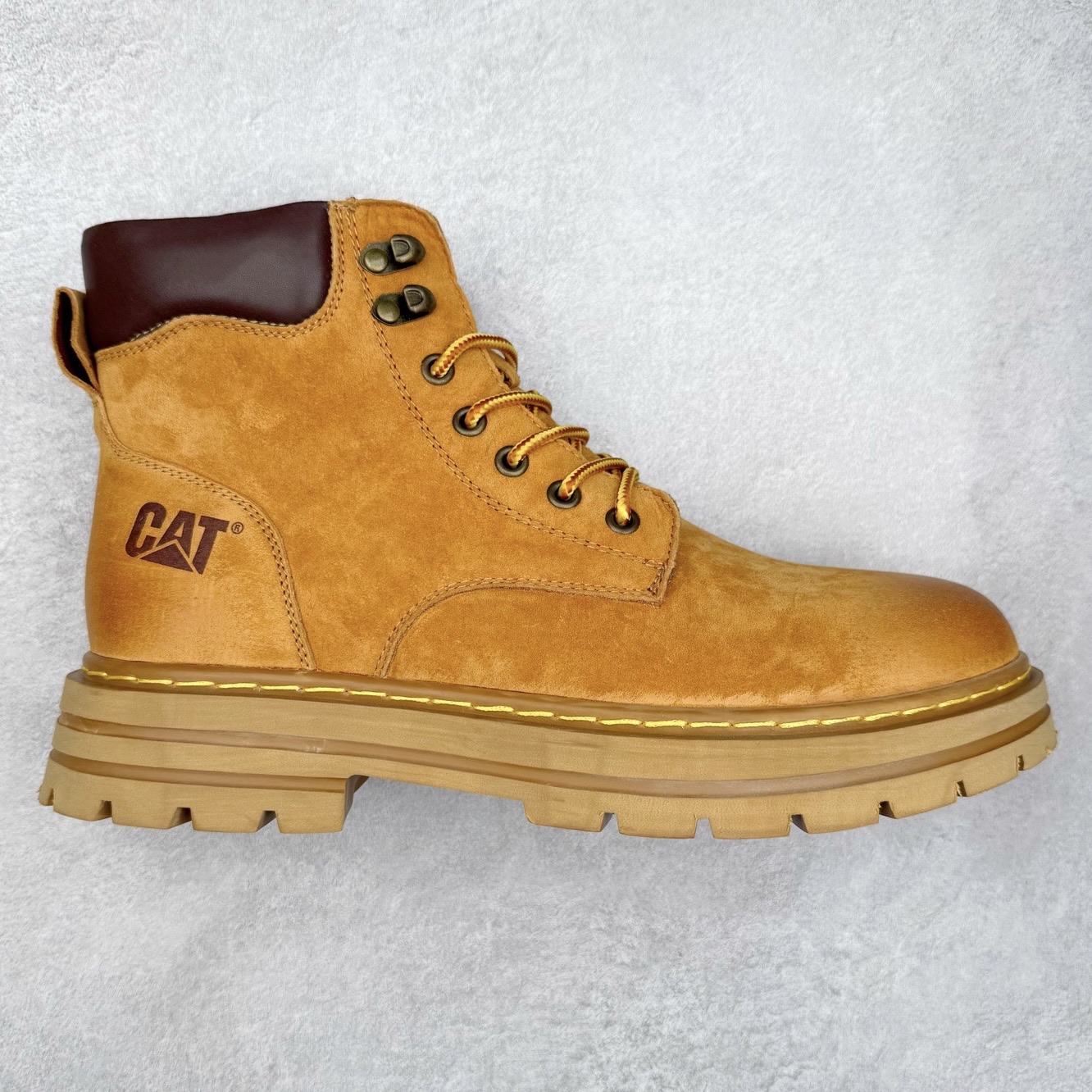 CAT卡特 硬汉推土机品牌经典百搭户外休闲大黄靴系列 广东大厂品质 25ss秋冬新款 常年主打 时尚潮流搭配 面料釆用意大利进口磨砂牛皮 全鞋真牛皮材料 大底到五金都是代工厂原材料制作 好货不杀猪 首单质量严格把控 全套官网统一包装 今年冬季防寒户外专用 日常随意搭配 型男必备 尺码：38 39 40 41 42 43 44 (偏大一码)-选品中心