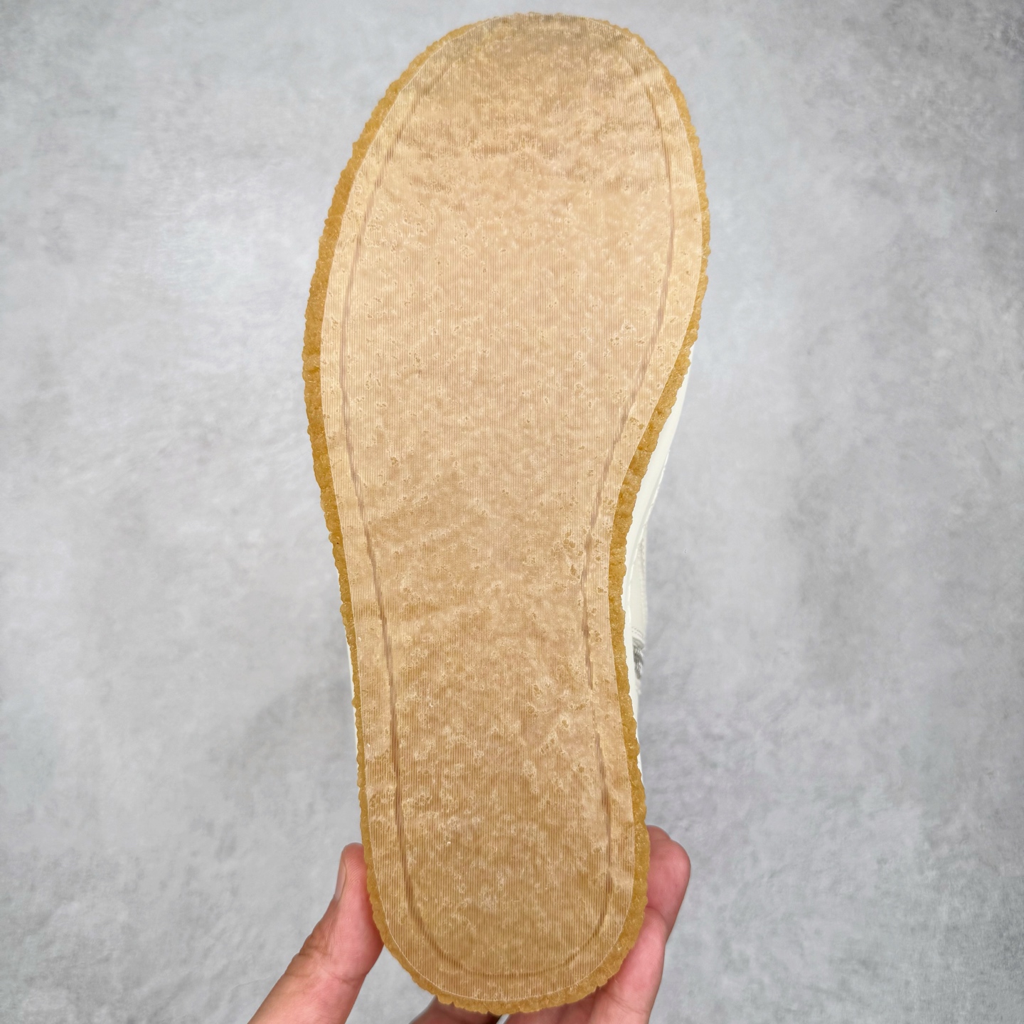 图片[9]-＃DG纯原 Rick Owens Edfu 瑞克·欧文斯高帮皮面时尚运动板鞋 黑白生胶 二级市场已经7K以上 平台客户随意卖四位数 RO广东原厂出品 纯原天花板 原版一比一复刻 冲正绝不翻车 还原度达到百分之98以上 原楦开发纸版版型 ZP拆解原版1：1复模裁片纸版 力求做到0错位 这样才能达到和zp一致的鞋型味道 采用进口cnc数控机床开发对版独家tpu奶香大底 区别于市场所有版本 zp同源全头层粒面小牛皮 达到和zp一致手感 原厂进口细纹布 万邦订购原厂高弹粉红色海绵 内里搭配软质细腻羊皮 TPU高密度大底 软硬度透光度高已经测试和原版一致 尺码：36 37 38 39 40 41 42 43 44 45 46-选品中心