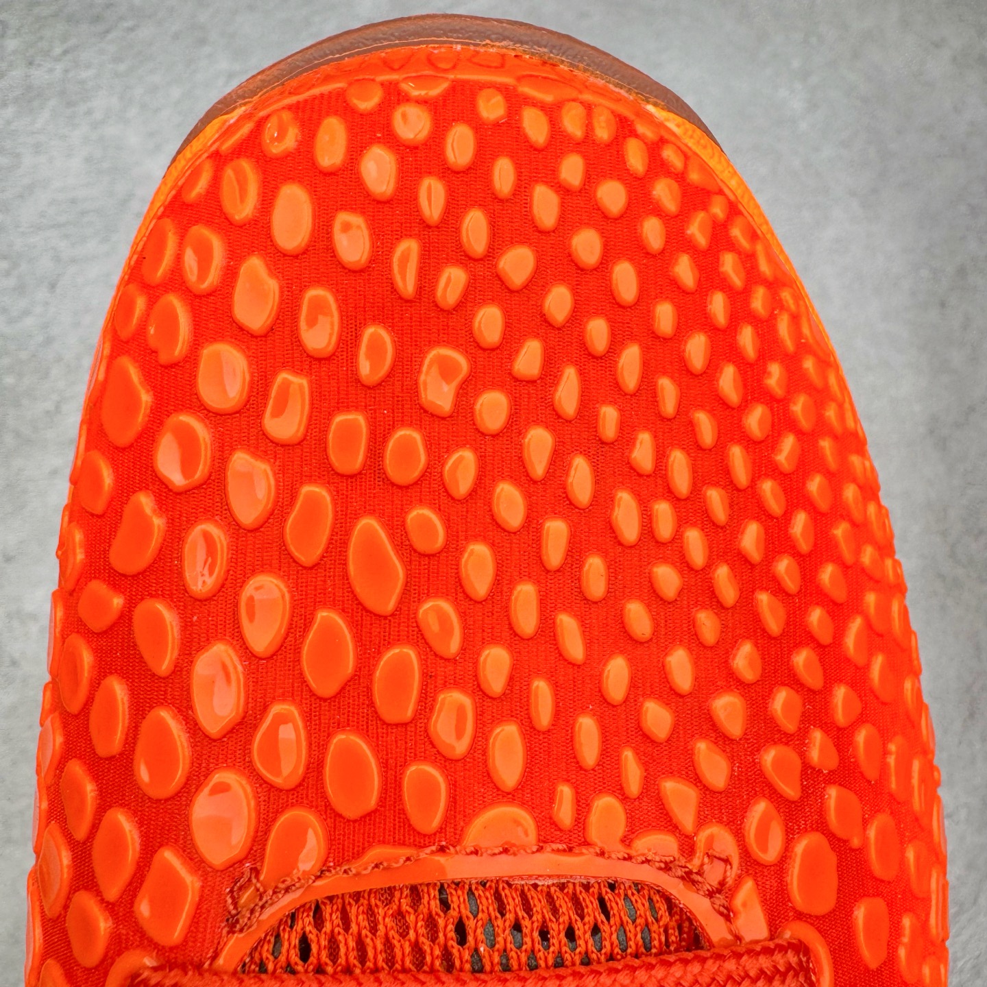 图片[15]-＃H12纯原 NK Zoom Kobe 6 Protro 科比六代 橙银色 IH1871-800 完美复刻公司货 前掌超大Zoom Turbo气垫 后掌EVA缓震 真正的原汁原味 还原ZP脚感 全身鞋材卡料色独家定制 唯一正确喷漆工艺Swoosh 正确凹凸蛇鳞工艺 正确鞋面渐变效果 内全置真动飞态线 独立原厂模具 最大尺码达到48.5码 首批不拼图大几率过验 亲测已过 支持各种高强度实战 无需担心 上脚价 补货周期极长 脚宽建议买大半码 科比系列前掌偏窄 不影响二次销售 支持七天无理由退换 尺码：41 42 42.5 43 44 44.5 45 45.5 46 47.5 48.5 49.5-选品中心