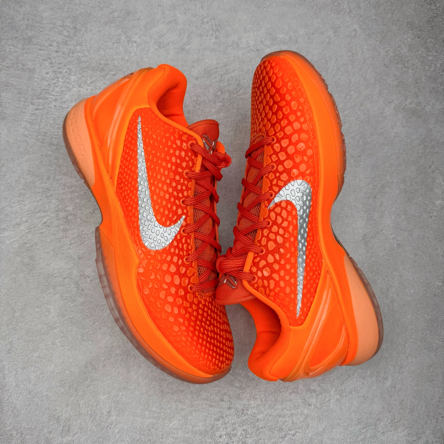 图片[3]-＃H12纯原 NK Zoom Kobe 6 Protro 科比六代 橙银色 IH1871-800 完美复刻公司货 前掌超大Zoom Turbo气垫 后掌EVA缓震 真正的原汁原味 还原ZP脚感 全身鞋材卡料色独家定制 唯一正确喷漆工艺Swoosh 正确凹凸蛇鳞工艺 正确鞋面渐变效果 内全置真动飞态线 独立原厂模具 最大尺码达到48.5码 首批不拼图大几率过验 亲测已过 支持各种高强度实战 无需担心 上脚价 补货周期极长 脚宽建议买大半码 科比系列前掌偏窄 不影响二次销售 支持七天无理由退换 尺码：41 42 42.5 43 44 44.5 45 45.5 46 47.5 48.5 49.5-选品中心