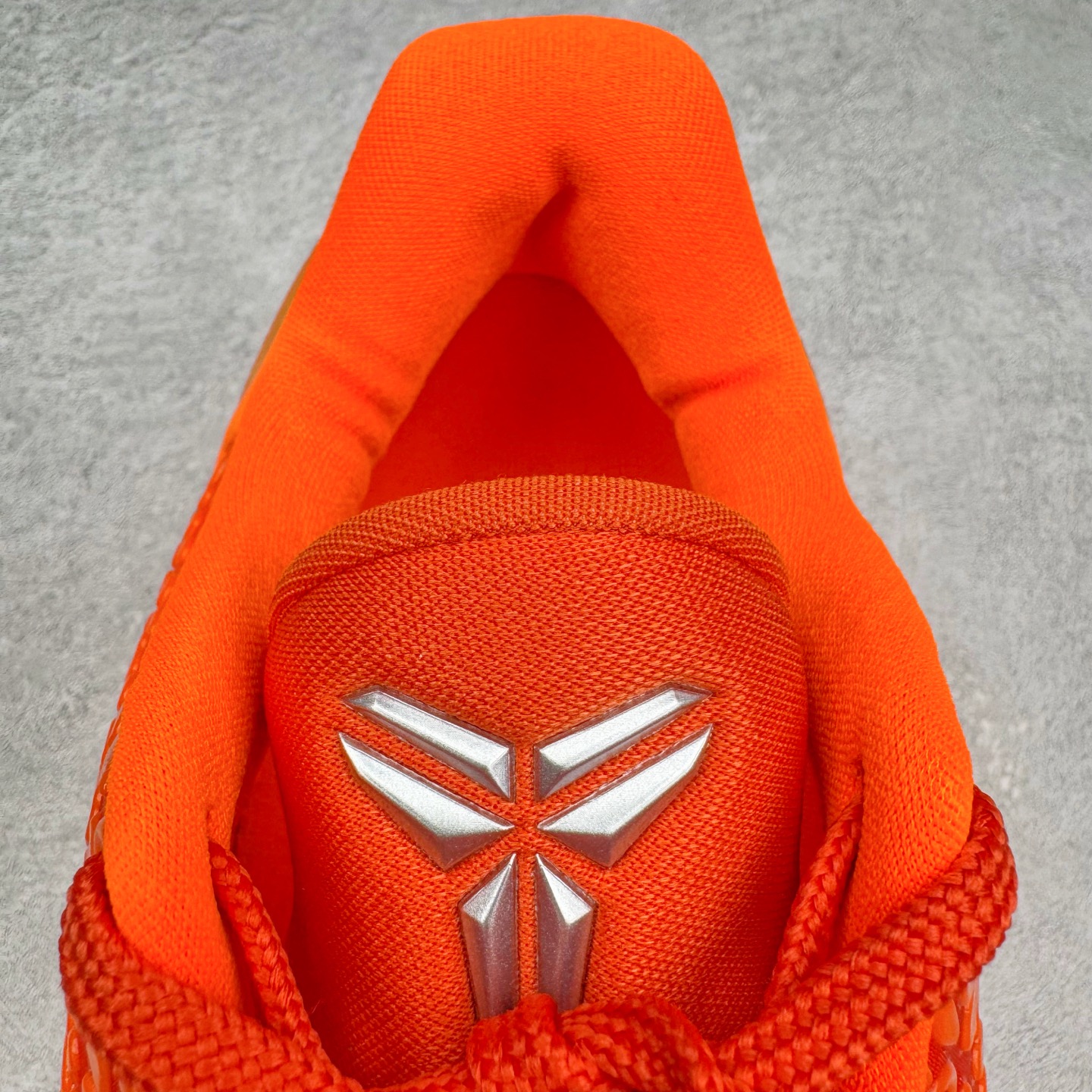 图片[12]-＃H12纯原 NK Zoom Kobe 6 Protro 科比六代 橙银色 IH1871-800 完美复刻公司货 前掌超大Zoom Turbo气垫 后掌EVA缓震 真正的原汁原味 还原ZP脚感 全身鞋材卡料色独家定制 唯一正确喷漆工艺Swoosh 正确凹凸蛇鳞工艺 正确鞋面渐变效果 内全置真动飞态线 独立原厂模具 最大尺码达到48.5码 首批不拼图大几率过验 亲测已过 支持各种高强度实战 无需担心 上脚价 补货周期极长 脚宽建议买大半码 科比系列前掌偏窄 不影响二次销售 支持七天无理由退换 尺码：41 42 42.5 43 44 44.5 45 45.5 46 47.5 48.5 49.5-选品中心