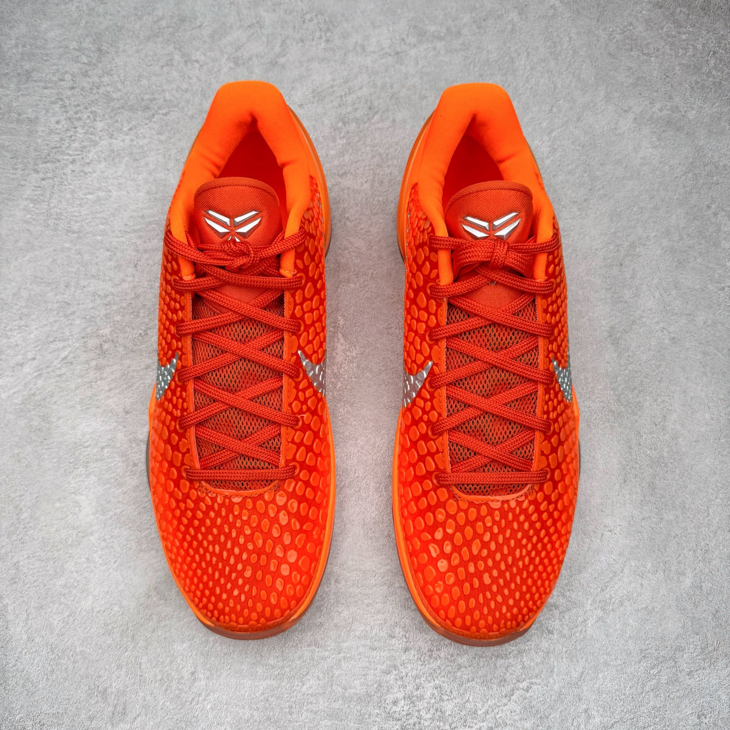 图片[2]-＃H12纯原 NK Zoom Kobe 6 Protro 科比六代 橙银色 IH1871-800 完美复刻公司货 前掌超大Zoom Turbo气垫 后掌EVA缓震 真正的原汁原味 还原ZP脚感 全身鞋材卡料色独家定制 唯一正确喷漆工艺Swoosh 正确凹凸蛇鳞工艺 正确鞋面渐变效果 内全置真动飞态线 独立原厂模具 最大尺码达到48.5码 首批不拼图大几率过验 亲测已过 支持各种高强度实战 无需担心 上脚价 补货周期极长 脚宽建议买大半码 科比系列前掌偏窄 不影响二次销售 支持七天无理由退换 尺码：41 42 42.5 43 44 44.5 45 45.5 46 47.5 48.5 49.5-选品中心