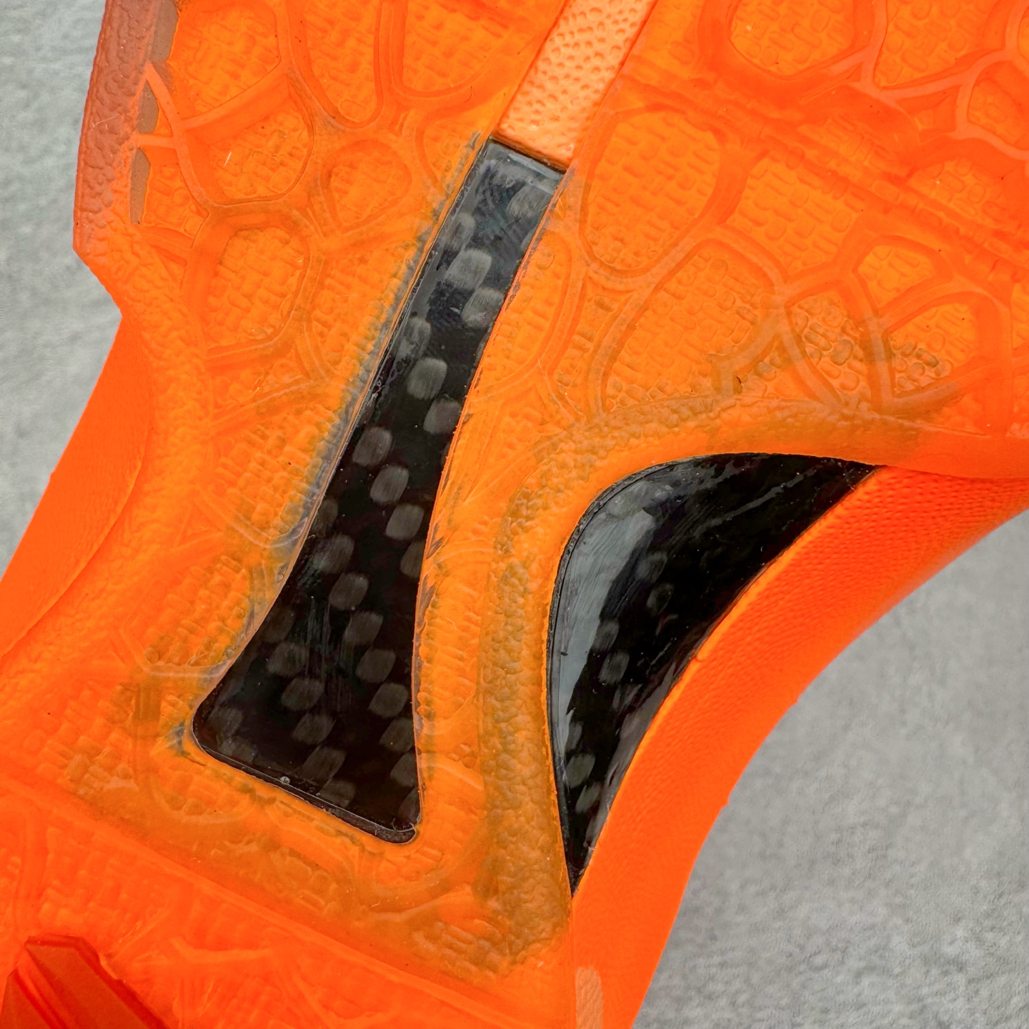 图片[18]-＃H12纯原 NK Zoom Kobe 6 Protro 科比六代 橙银色 IH1871-800 完美复刻公司货 前掌超大Zoom Turbo气垫 后掌EVA缓震 真正的原汁原味 还原ZP脚感 全身鞋材卡料色独家定制 唯一正确喷漆工艺Swoosh 正确凹凸蛇鳞工艺 正确鞋面渐变效果 内全置真动飞态线 独立原厂模具 最大尺码达到48.5码 首批不拼图大几率过验 亲测已过 支持各种高强度实战 无需担心 上脚价 补货周期极长 脚宽建议买大半码 科比系列前掌偏窄 不影响二次销售 支持七天无理由退换 尺码：41 42 42.5 43 44 44.5 45 45.5 46 47.5 48.5 49.5-选品中心