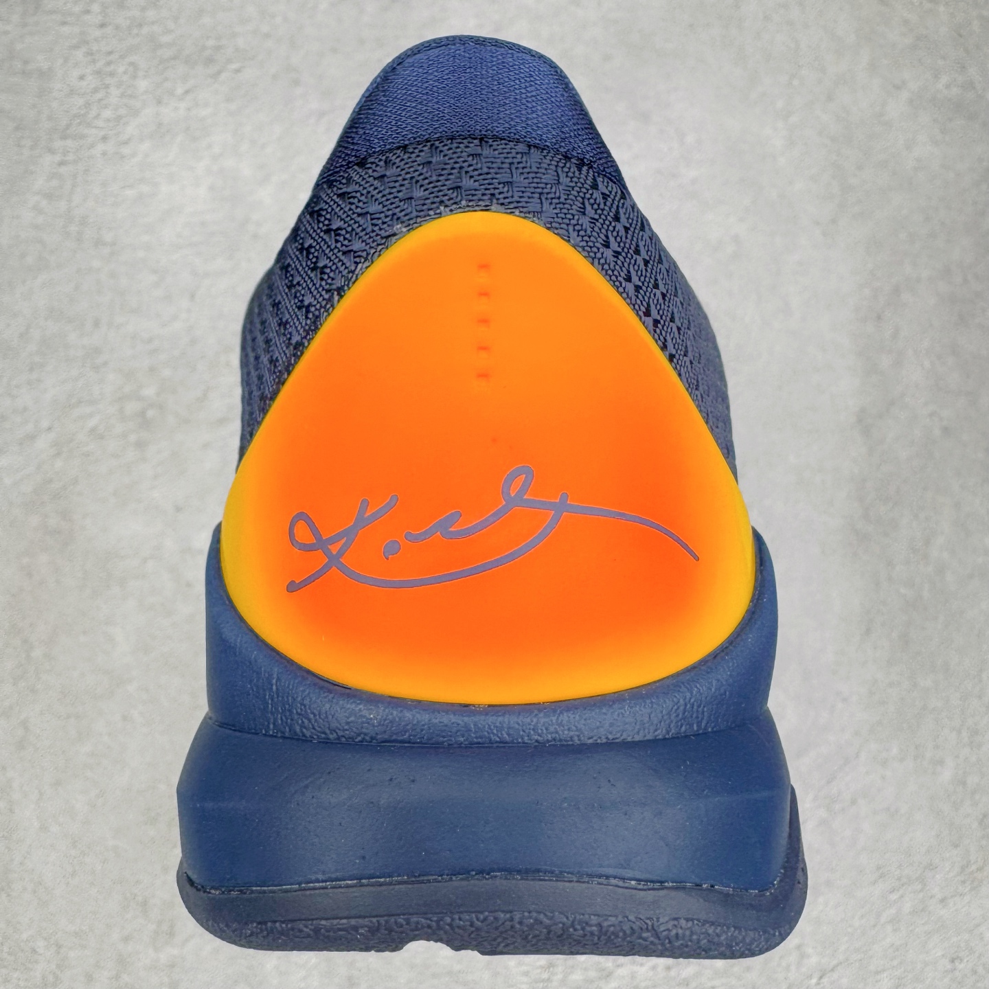 图片[8]-＃H12纯原 Caitlin Clark x Nike Kobe 5 Protro “Indiana Fever” 科比5代克拉克森联名蓝色 IM3207-400 完美复刻公司货 前掌超大Zoom Turbo气垫 后掌EVA缓震 真正的原汁原味 还原ZP脚感 全身鞋材卡料色独家定制 唯一正确喷漆工艺Swoosh 正确凹凸蛇鳞工艺 正确鞋面渐变效果 内全置真动飞态线 独立原厂模具 最大尺码达到49.5码 首批不拼图大几率过验 亲测已过 支持各种高强度实战 无需担心 上脚价 补货周期极长 脚宽建议买大半码 科比系列前掌偏窄 不影响二次销售 支持七天无理由退换 尺码：41 42 42.5 43 44 44.5 45 45.5 46 47.5 48.5 49.5-选品中心