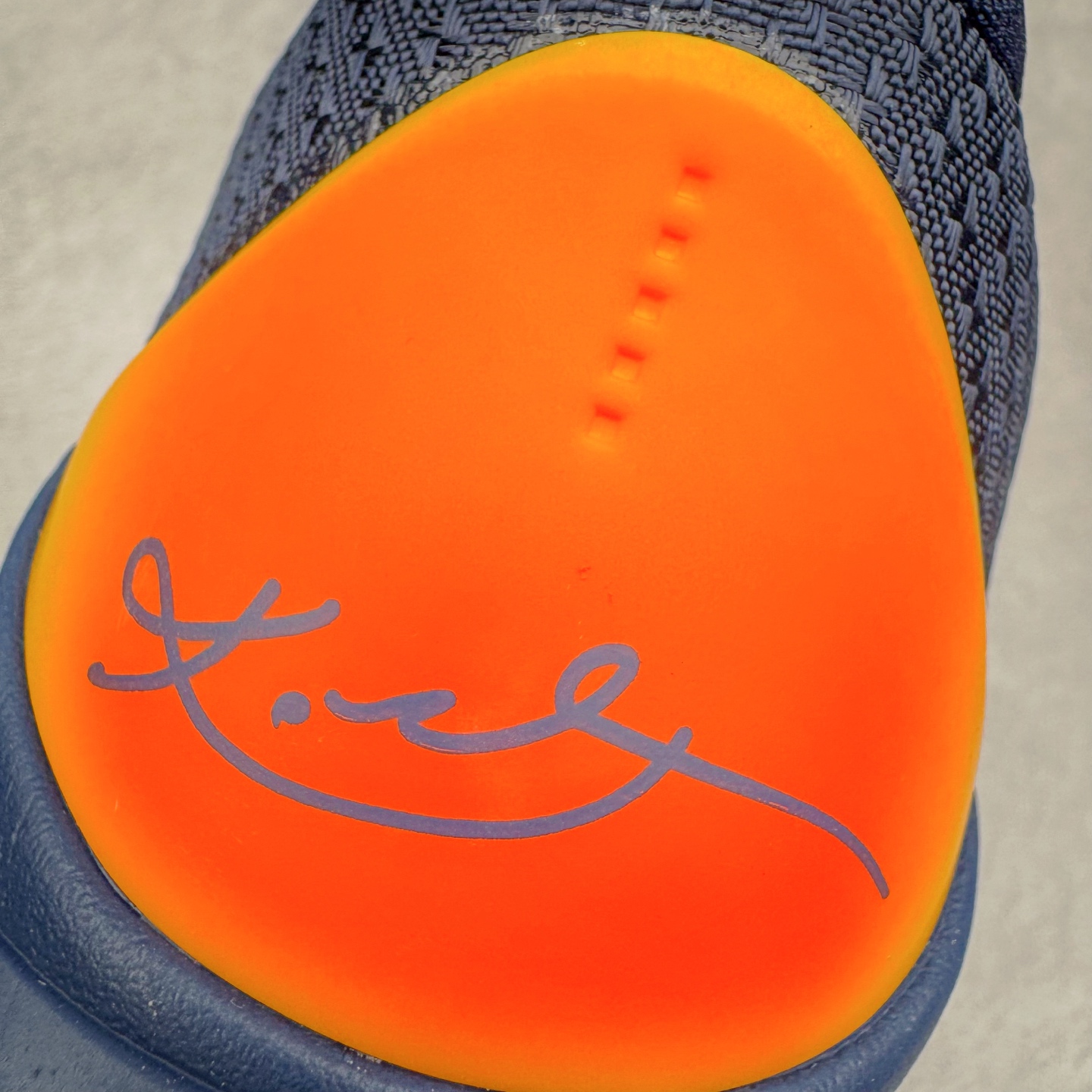 图片[13]-＃H12纯原 Caitlin Clark x Nike Kobe 5 Protro “Indiana Fever” 科比5代克拉克森联名蓝色 IM3207-400 完美复刻公司货 前掌超大Zoom Turbo气垫 后掌EVA缓震 真正的原汁原味 还原ZP脚感 全身鞋材卡料色独家定制 唯一正确喷漆工艺Swoosh 正确凹凸蛇鳞工艺 正确鞋面渐变效果 内全置真动飞态线 独立原厂模具 最大尺码达到49.5码 首批不拼图大几率过验 亲测已过 支持各种高强度实战 无需担心 上脚价 补货周期极长 脚宽建议买大半码 科比系列前掌偏窄 不影响二次销售 支持七天无理由退换 尺码：41 42 42.5 43 44 44.5 45 45.5 46 47.5 48.5 49.5-选品中心