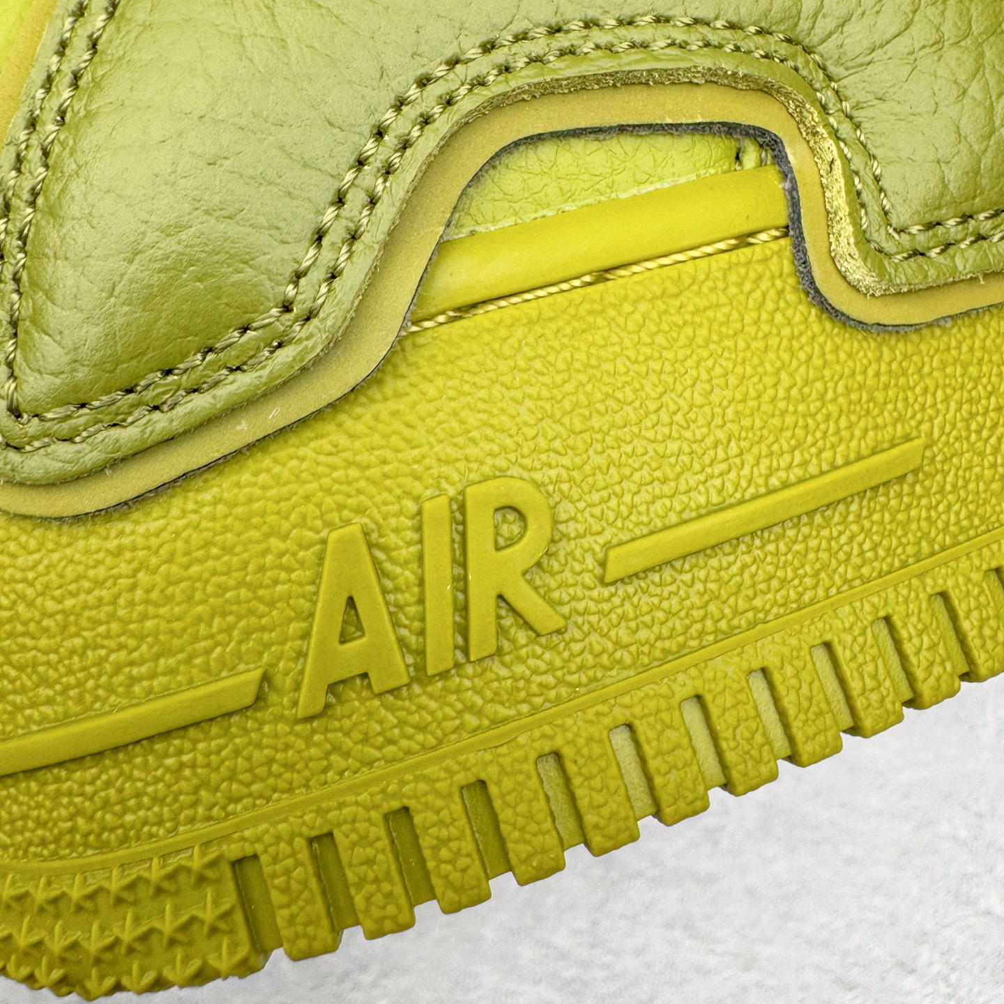 图片[13]-＃S2纯原 CPFM x NK Air Force 1 07 Low 空军一号系列低帮经典百搭休闲运动板鞋“联名放大补丁字母” FQ7069-300 近日，A$AP Bari 在其官方社交媒体上预告了 Cactus Plant Flea Market (CPFM) 和 Nike Air Force 1 Low 的全新配色。此次全新推出的紫色和苔藓绿配色，保留了原始黑白版本的标志性风格，均采用皮革鞋面、尼龙鞋舌、带有反光底衬的「AIR SUNSHINE」及同色 AF1 橡胶鞋底。尺码：39 40 40.5 41 42 42.5 43 44 44.5 45 46 47.5 48.5-选品中心