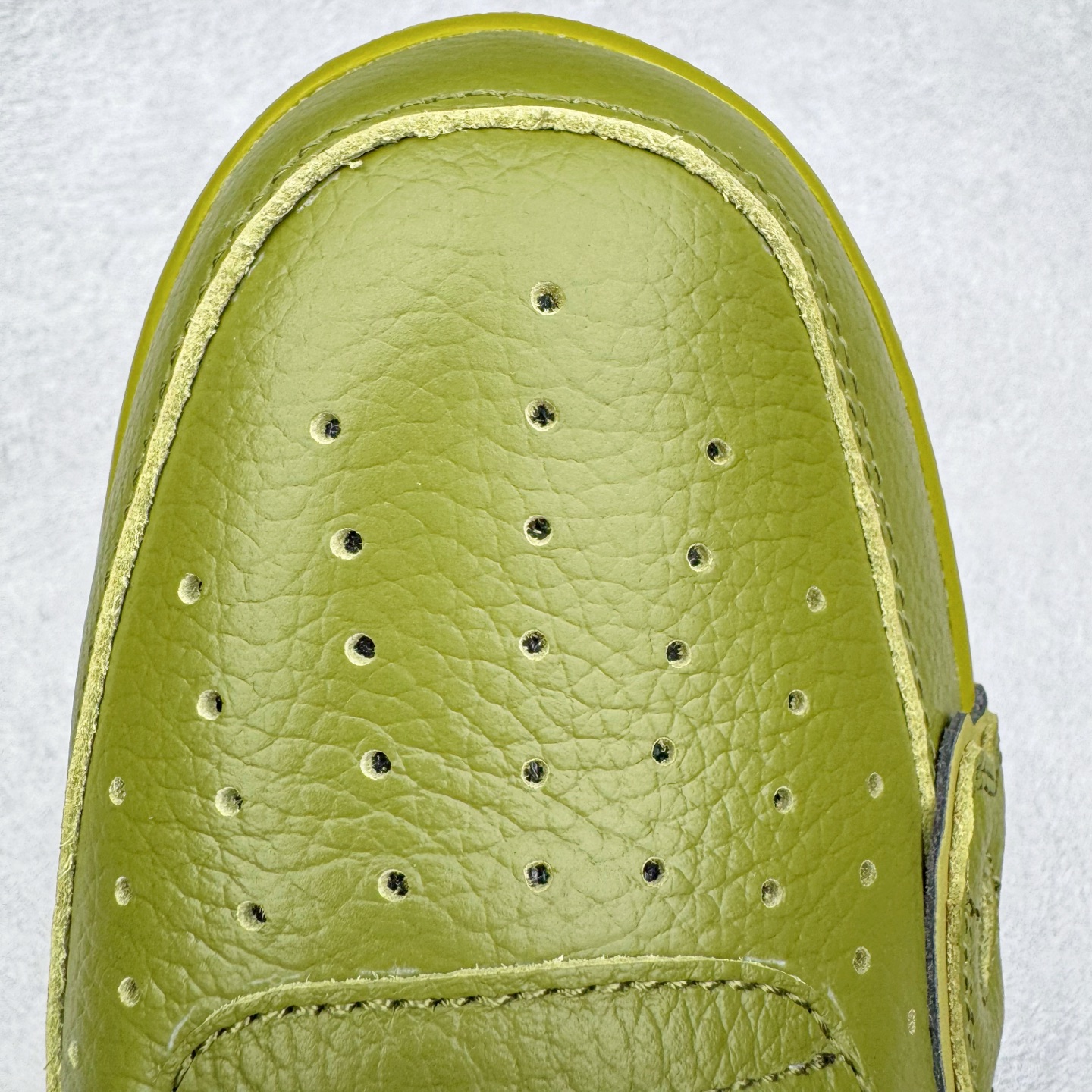 图片[15]-＃S2纯原 CPFM x NK Air Force 1 07 Low 空军一号系列低帮经典百搭休闲运动板鞋“联名放大补丁字母” FQ7069-300 近日，A$AP Bari 在其官方社交媒体上预告了 Cactus Plant Flea Market (CPFM) 和 Nike Air Force 1 Low 的全新配色。此次全新推出的紫色和苔藓绿配色，保留了原始黑白版本的标志性风格，均采用皮革鞋面、尼龙鞋舌、带有反光底衬的「AIR SUNSHINE」及同色 AF1 橡胶鞋底。尺码：39 40 40.5 41 42 42.5 43 44 44.5 45 46 47.5 48.5-选品中心