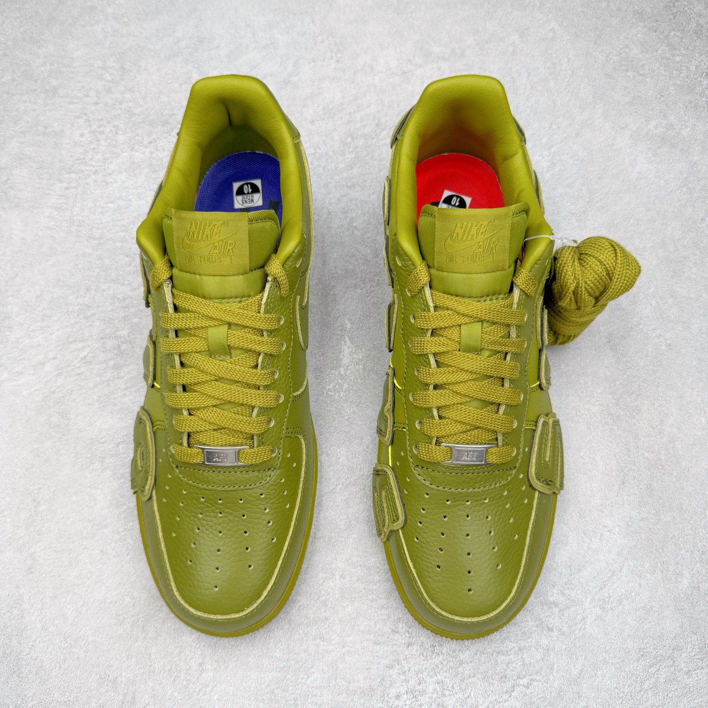 图片[2]-＃S2纯原 CPFM x NK Air Force 1 07 Low 空军一号系列低帮经典百搭休闲运动板鞋“联名放大补丁字母” FQ7069-300 近日，A$AP Bari 在其官方社交媒体上预告了 Cactus Plant Flea Market (CPFM) 和 Nike Air Force 1 Low 的全新配色。此次全新推出的紫色和苔藓绿配色，保留了原始黑白版本的标志性风格，均采用皮革鞋面、尼龙鞋舌、带有反光底衬的「AIR SUNSHINE」及同色 AF1 橡胶鞋底。尺码：39 40 40.5 41 42 42.5 43 44 44.5 45 46 47.5 48.5-选品中心