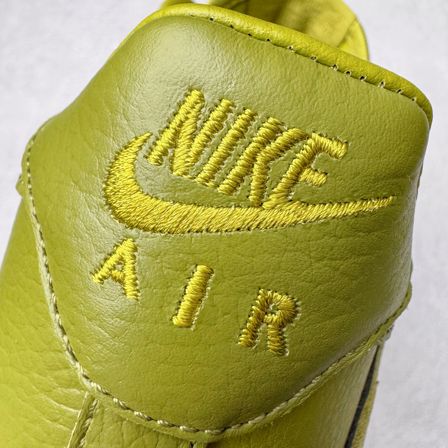 图片[12]-＃S2纯原 CPFM x NK Air Force 1 07 Low 空军一号系列低帮经典百搭休闲运动板鞋“联名放大补丁字母” FQ7069-300 近日，A$AP Bari 在其官方社交媒体上预告了 Cactus Plant Flea Market (CPFM) 和 Nike Air Force 1 Low 的全新配色。此次全新推出的紫色和苔藓绿配色，保留了原始黑白版本的标志性风格，均采用皮革鞋面、尼龙鞋舌、带有反光底衬的「AIR SUNSHINE」及同色 AF1 橡胶鞋底。尺码：39 40 40.5 41 42 42.5 43 44 44.5 45 46 47.5 48.5-选品中心