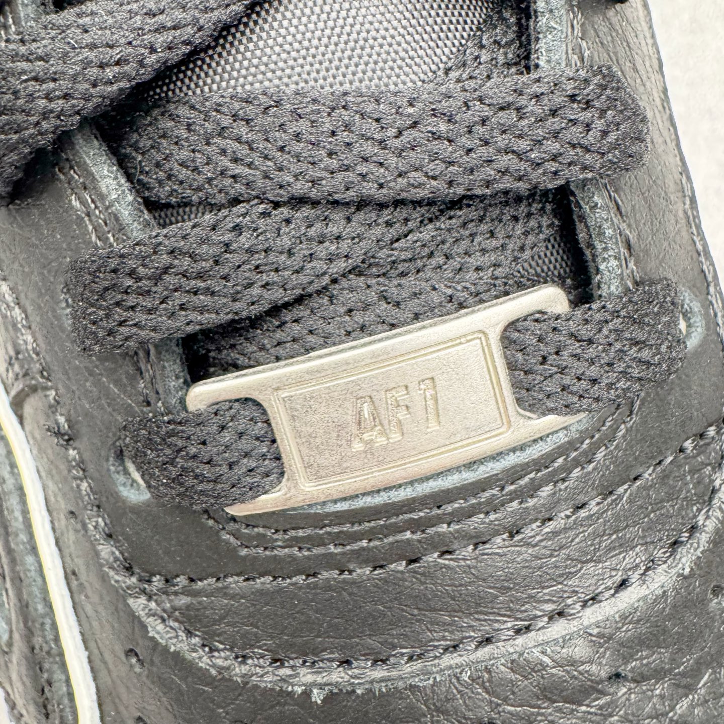 图片[19]-＃S2纯原 CPFM x NK Air Force 1 07 Low 空军一号系列低帮经典百搭休闲运动板鞋“联名放大补丁字母” HJ8463-001 近日，A$AP Bari 在其官方社交媒体上预告了 Cactus Plant Flea Market (CPFM) 和 Nike Air Force 1 Low 的全新配色。此次全新推出的紫色和苔藓绿配色，保留了原始黑白版本的标志性风格，均采用皮革鞋面、尼龙鞋舌、带有反光底衬的「AIR SUNSHINE」及同色 AF1 橡胶鞋底。尺码：39 40 40.5 41 42 42.5 43 44 44.5 45 46 47.5 48.5-选品中心