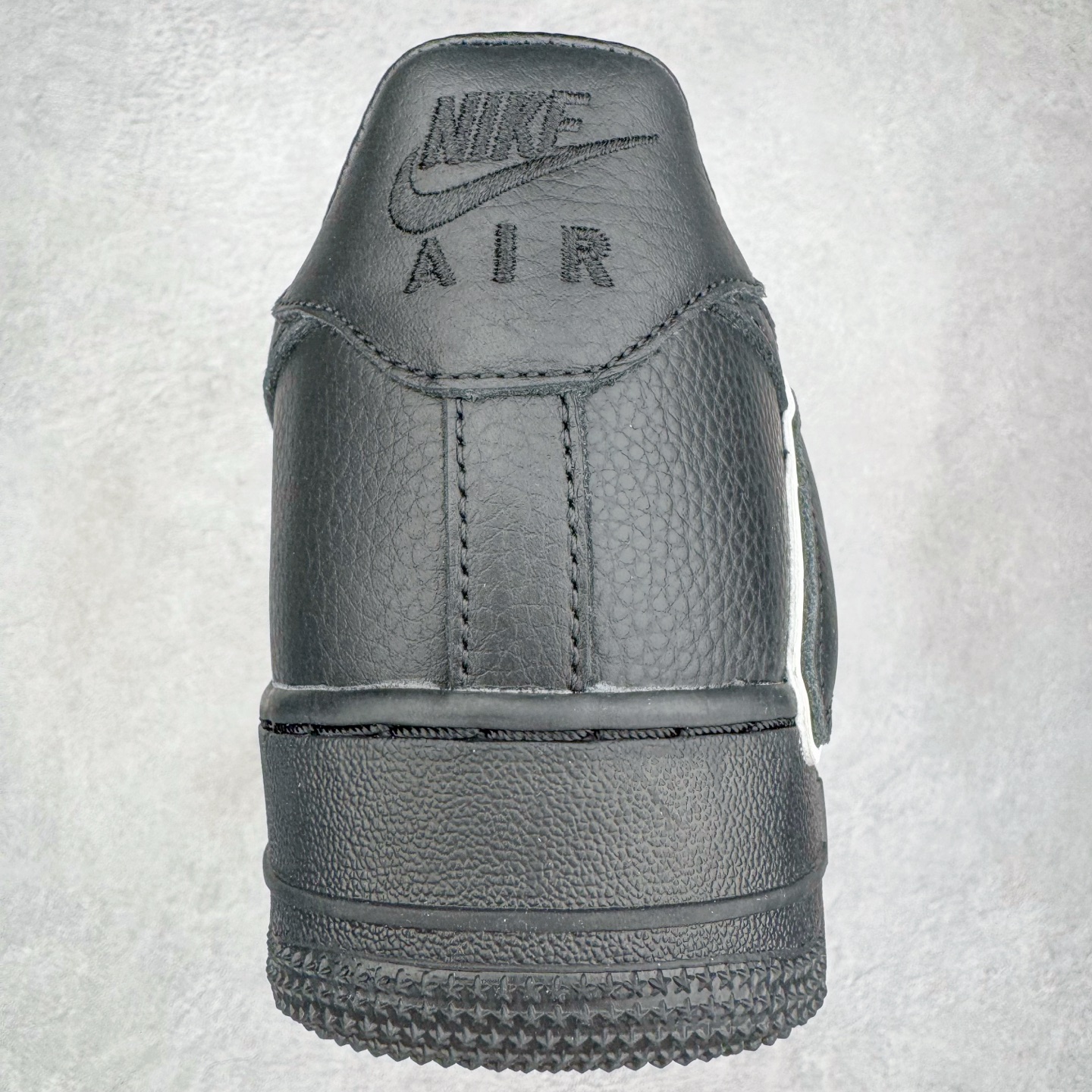 图片[8]-＃S2纯原 CPFM x NK Air Force 1 07 Low 空军一号系列低帮经典百搭休闲运动板鞋“联名放大补丁字母” HJ8463-001 近日，A$AP Bari 在其官方社交媒体上预告了 Cactus Plant Flea Market (CPFM) 和 Nike Air Force 1 Low 的全新配色。此次全新推出的紫色和苔藓绿配色，保留了原始黑白版本的标志性风格，均采用皮革鞋面、尼龙鞋舌、带有反光底衬的「AIR SUNSHINE」及同色 AF1 橡胶鞋底。尺码：39 40 40.5 41 42 42.5 43 44 44.5 45 46 47.5 48.5-选品中心