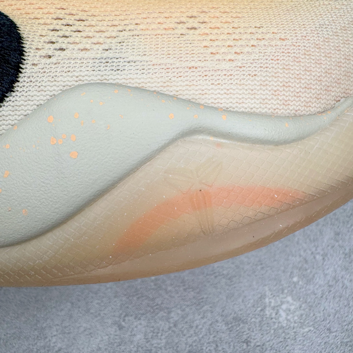 图片[21]-＃灭世海外版 NK Zoom Kobe Ⅷ System 科比8代复刻实战运动低帮文化篮球鞋 水蜜桃HQ3138-800 纯原海外版气垫品质吊打各路纯原 气压➕耐久双重保障 前掌ZOOM TURBO➕后掌马蹄Zoom 后掌澎湃脚感无出其右 全套冲刀改版 鞋型还原度95% 宽脚选手必入货品 鞋头2.5mm上翘空间 不挤脚 完美释放脚趾活动空间 正码正拍 脚型适配性 市场最强没有之一 鞋面工艺全新升级 100%对标正品 原厂聚氨酯蛇鳞 珠光密度同步正品 Swoosh喷漆工艺 还原度接近100% 全新后跟TPU模具 正确S型弧度 区分市场纯原（市场纯原采用公版模具 后跟TPU几乎无弧度）国产天花板橡胶配方 抓地力爆炸 海外口碑炸裂 鞋舌LOGO正确内嵌压印 原厂碳板 正确原盒 厚积薄发 王者归来 拒绝杀猪 拒绝套路 灭世纯原海外版科比系列 致力打造实战第一标杆 尺码：39-47.5 全新模具 正码正拍-选品中心