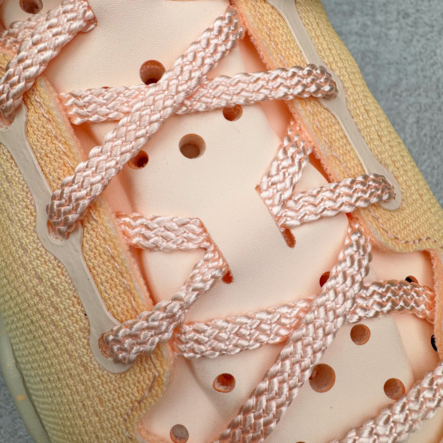 图片[15]-＃灭世海外版 NK Zoom Kobe Ⅷ System 科比8代复刻实战运动低帮文化篮球鞋 水蜜桃HQ3138-800 纯原海外版气垫品质吊打各路纯原 气压➕耐久双重保障 前掌ZOOM TURBO➕后掌马蹄Zoom 后掌澎湃脚感无出其右 全套冲刀改版 鞋型还原度95% 宽脚选手必入货品 鞋头2.5mm上翘空间 不挤脚 完美释放脚趾活动空间 正码正拍 脚型适配性 市场最强没有之一 鞋面工艺全新升级 100%对标正品 原厂聚氨酯蛇鳞 珠光密度同步正品 Swoosh喷漆工艺 还原度接近100% 全新后跟TPU模具 正确S型弧度 区分市场纯原（市场纯原采用公版模具 后跟TPU几乎无弧度）国产天花板橡胶配方 抓地力爆炸 海外口碑炸裂 鞋舌LOGO正确内嵌压印 原厂碳板 正确原盒 厚积薄发 王者归来 拒绝杀猪 拒绝套路 灭世纯原海外版科比系列 致力打造实战第一标杆 尺码：39-47.5 全新模具 正码正拍-选品中心