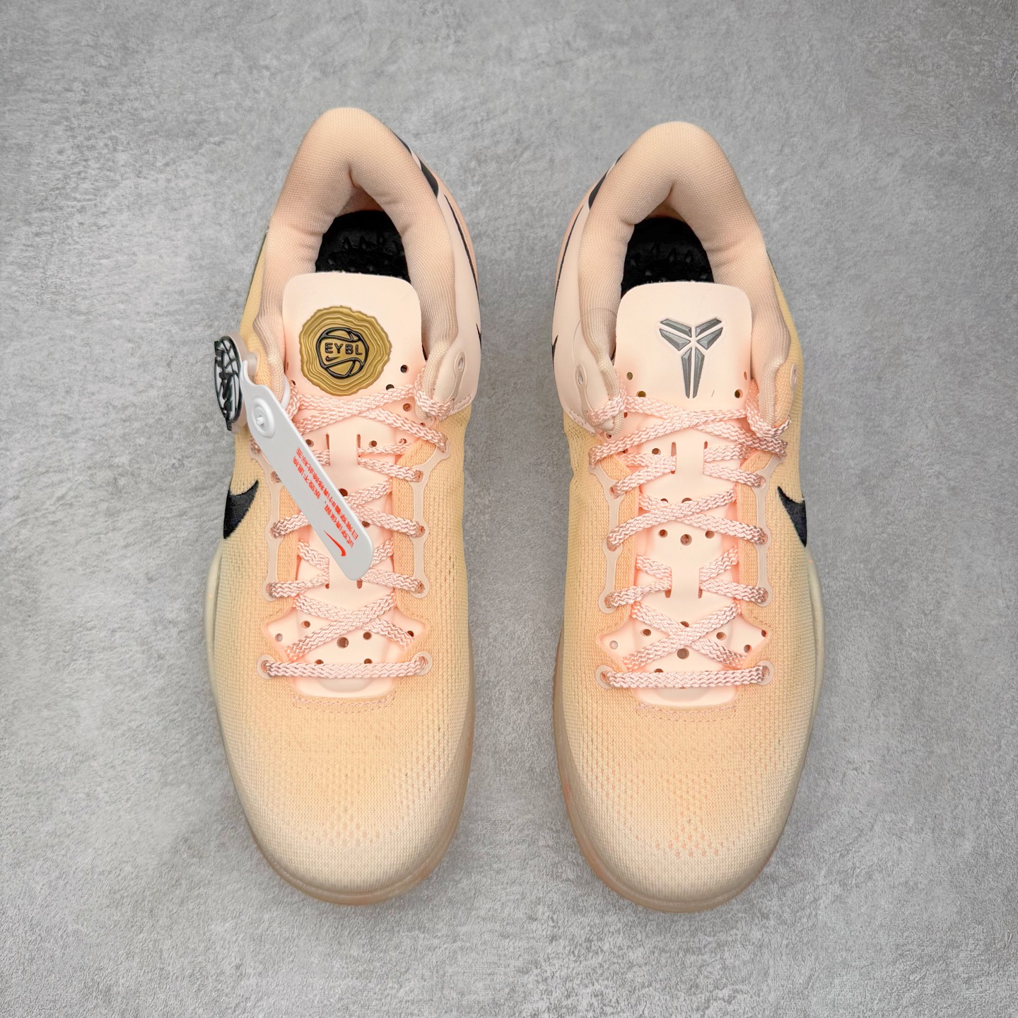 图片[2]-＃灭世海外版 NK Zoom Kobe Ⅷ System 科比8代复刻实战运动低帮文化篮球鞋 水蜜桃HQ3138-800 纯原海外版气垫品质吊打各路纯原 气压➕耐久双重保障 前掌ZOOM TURBO➕后掌马蹄Zoom 后掌澎湃脚感无出其右 全套冲刀改版 鞋型还原度95% 宽脚选手必入货品 鞋头2.5mm上翘空间 不挤脚 完美释放脚趾活动空间 正码正拍 脚型适配性 市场最强没有之一 鞋面工艺全新升级 100%对标正品 原厂聚氨酯蛇鳞 珠光密度同步正品 Swoosh喷漆工艺 还原度接近100% 全新后跟TPU模具 正确S型弧度 区分市场纯原（市场纯原采用公版模具 后跟TPU几乎无弧度）国产天花板橡胶配方 抓地力爆炸 海外口碑炸裂 鞋舌LOGO正确内嵌压印 原厂碳板 正确原盒 厚积薄发 王者归来 拒绝杀猪 拒绝套路 灭世纯原海外版科比系列 致力打造实战第一标杆 尺码：39-47.5 全新模具 正码正拍-选品中心