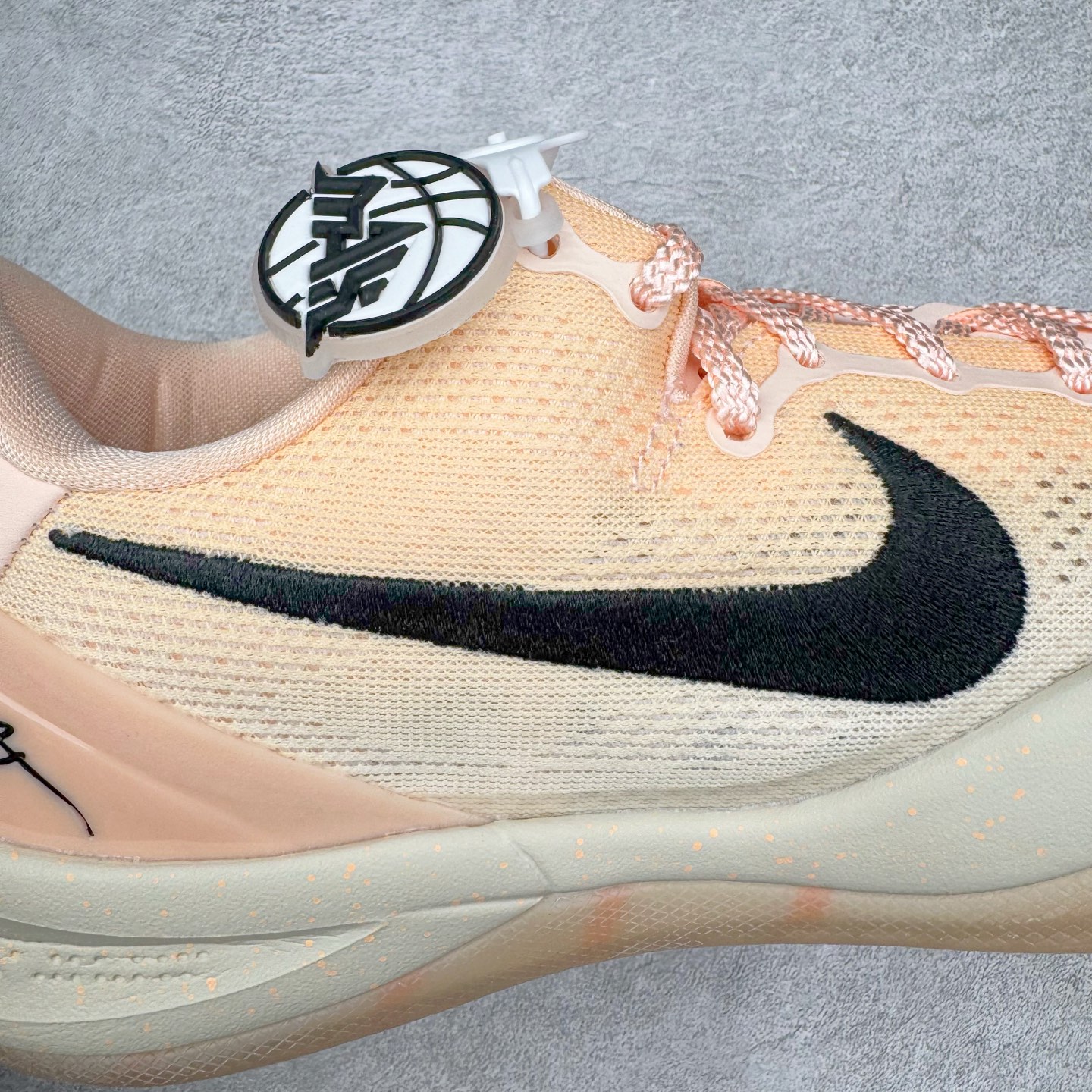 图片[20]-＃灭世海外版 NK Zoom Kobe Ⅷ System 科比8代复刻实战运动低帮文化篮球鞋 水蜜桃HQ3138-800 纯原海外版气垫品质吊打各路纯原 气压➕耐久双重保障 前掌ZOOM TURBO➕后掌马蹄Zoom 后掌澎湃脚感无出其右 全套冲刀改版 鞋型还原度95% 宽脚选手必入货品 鞋头2.5mm上翘空间 不挤脚 完美释放脚趾活动空间 正码正拍 脚型适配性 市场最强没有之一 鞋面工艺全新升级 100%对标正品 原厂聚氨酯蛇鳞 珠光密度同步正品 Swoosh喷漆工艺 还原度接近100% 全新后跟TPU模具 正确S型弧度 区分市场纯原（市场纯原采用公版模具 后跟TPU几乎无弧度）国产天花板橡胶配方 抓地力爆炸 海外口碑炸裂 鞋舌LOGO正确内嵌压印 原厂碳板 正确原盒 厚积薄发 王者归来 拒绝杀猪 拒绝套路 灭世纯原海外版科比系列 致力打造实战第一标杆 尺码：39-47.5 全新模具 正码正拍-选品中心