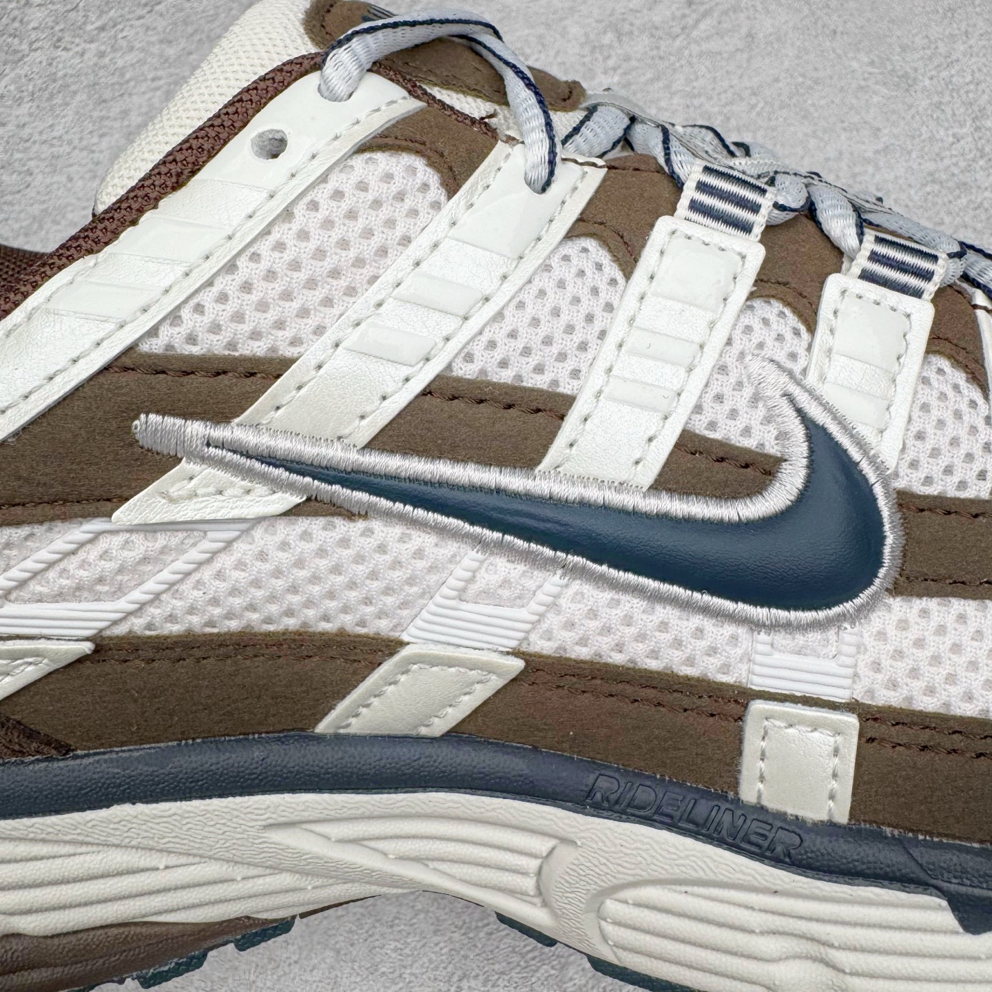 图片[17]-＃CS纯原 NK P-6000 系列低帮复古老爹风休闲运动舒适慢跑鞋 HV8972-001 购入原鞋原装纸板楦头开发 独家私模四层组合大底 市场唯一正确版本 良心定价 新配色陆续出货 进口三文治网面 融合 Pegasus 过往运动鞋设计 助力 21 世纪早期跑步运动跃升时尚新高度 采用透气网眼布、运动风格线条和耐穿覆面 兼具吸睛外观和舒适感受 中底泡绵以田径赛道为灵感 打造厚实设计 缔造出众缓震性能 尺码：36 36.5 37.5 38 38.5 39 40 40.5 41 42 42.5 43 44 44.5 45-选品中心