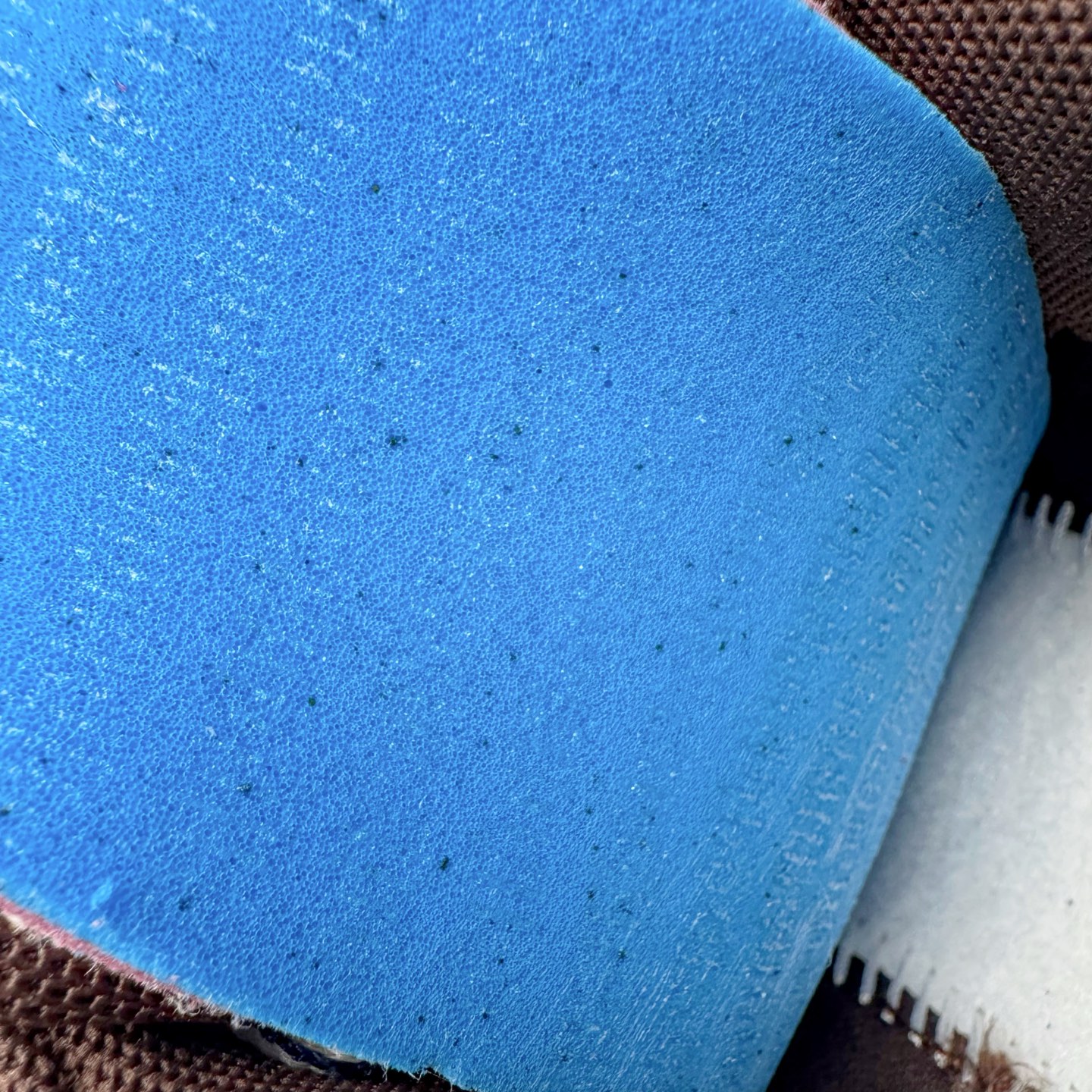 图片[11]-＃CS纯原 NK P-6000 系列低帮复古老爹风休闲运动舒适慢跑鞋 HV8972-001 购入原鞋原装纸板楦头开发 独家私模四层组合大底 市场唯一正确版本 良心定价 新配色陆续出货 进口三文治网面 融合 Pegasus 过往运动鞋设计 助力 21 世纪早期跑步运动跃升时尚新高度 采用透气网眼布、运动风格线条和耐穿覆面 兼具吸睛外观和舒适感受 中底泡绵以田径赛道为灵感 打造厚实设计 缔造出众缓震性能 尺码：36 36.5 37.5 38 38.5 39 40 40.5 41 42 42.5 43 44 44.5 45-选品中心