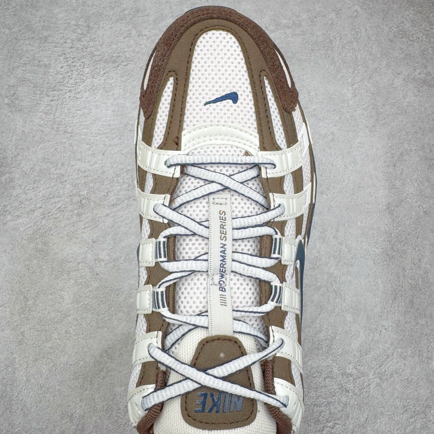 图片[4]-＃CS纯原 NK P-6000 系列低帮复古老爹风休闲运动舒适慢跑鞋 HV8972-001 购入原鞋原装纸板楦头开发 独家私模四层组合大底 市场唯一正确版本 良心定价 新配色陆续出货 进口三文治网面 融合 Pegasus 过往运动鞋设计 助力 21 世纪早期跑步运动跃升时尚新高度 采用透气网眼布、运动风格线条和耐穿覆面 兼具吸睛外观和舒适感受 中底泡绵以田径赛道为灵感 打造厚实设计 缔造出众缓震性能 尺码：36 36.5 37.5 38 38.5 39 40 40.5 41 42 42.5 43 44 44.5 45-选品中心