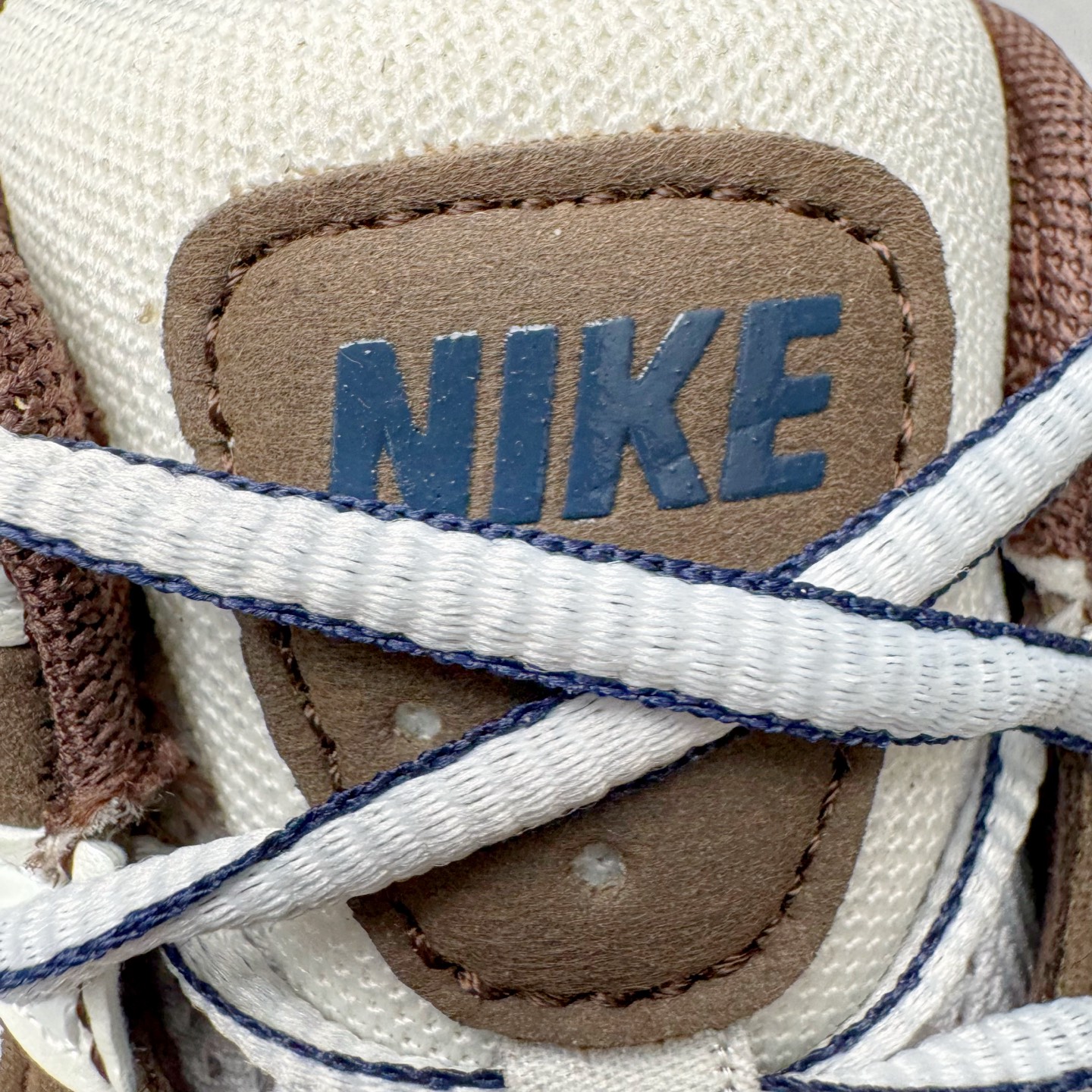 图片[14]-＃CS纯原 NK P-6000 系列低帮复古老爹风休闲运动舒适慢跑鞋 HV8972-001 购入原鞋原装纸板楦头开发 独家私模四层组合大底 市场唯一正确版本 良心定价 新配色陆续出货 进口三文治网面 融合 Pegasus 过往运动鞋设计 助力 21 世纪早期跑步运动跃升时尚新高度 采用透气网眼布、运动风格线条和耐穿覆面 兼具吸睛外观和舒适感受 中底泡绵以田径赛道为灵感 打造厚实设计 缔造出众缓震性能 尺码：36 36.5 37.5 38 38.5 39 40 40.5 41 42 42.5 43 44 44.5 45-选品中心