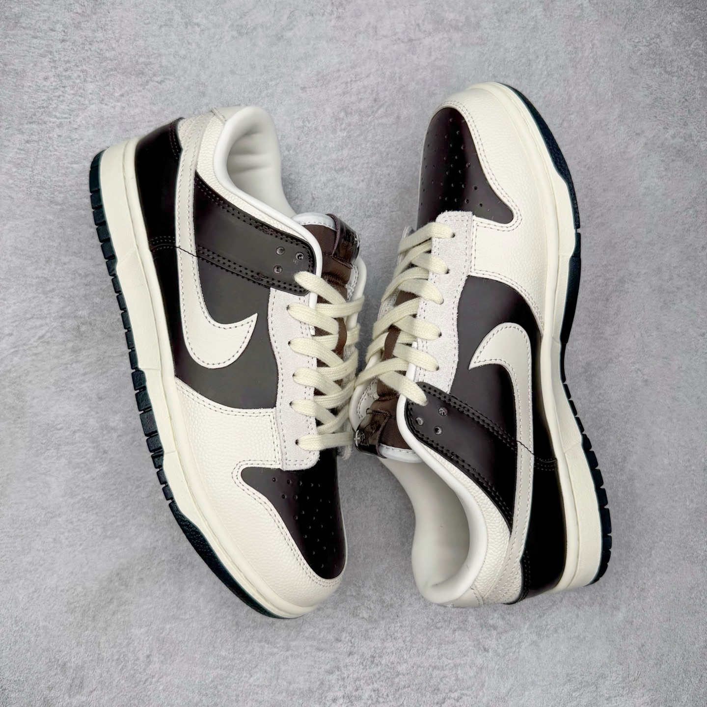 图片[3]-＃YC纯原 NK Dunk Low 棕白 IH7333-200 实力大厂出品 新配色陆续开发 利润个位数只为口碑 全套原纸板楦头开发 确保原汁原味 完美呈现DUNK版型 一比一鞋头弧度高度鞋身弧度 此版本只针对中端市场 皮料材质有所更替 其他数据细节工艺流程均保持一致 绝不口嗨 细节品控鞋型随意对比 独家私模官方第六代原厂航空铝磨具打磨大底 鞋头坡度极致还原 无解鞋型 原盒原配 圈内天花板工艺 原厂玻璃冲刀 超高清洁度 全鞋零毛边皮料切割 原厂中底布点胶 中底布拉帮走线遵循公司 尺码：36 36.5 37.5 38 38.5 39 40 40.5 41 42 42.5 43 44 44.5 45 46-选品中心