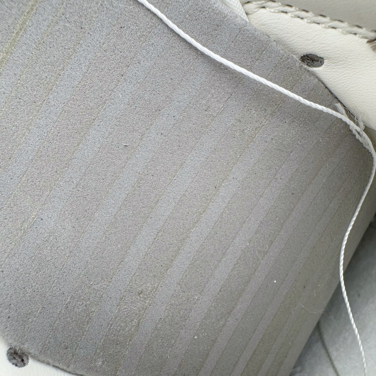 图片[11]-＃YC纯原 NK Dunk Low 棕白 IH7333-200 实力大厂出品 新配色陆续开发 利润个位数只为口碑 全套原纸板楦头开发 确保原汁原味 完美呈现DUNK版型 一比一鞋头弧度高度鞋身弧度 此版本只针对中端市场 皮料材质有所更替 其他数据细节工艺流程均保持一致 绝不口嗨 细节品控鞋型随意对比 独家私模官方第六代原厂航空铝磨具打磨大底 鞋头坡度极致还原 无解鞋型 原盒原配 圈内天花板工艺 原厂玻璃冲刀 超高清洁度 全鞋零毛边皮料切割 原厂中底布点胶 中底布拉帮走线遵循公司 尺码：36 36.5 37.5 38 38.5 39 40 40.5 41 42 42.5 43 44 44.5 45 46-选品中心