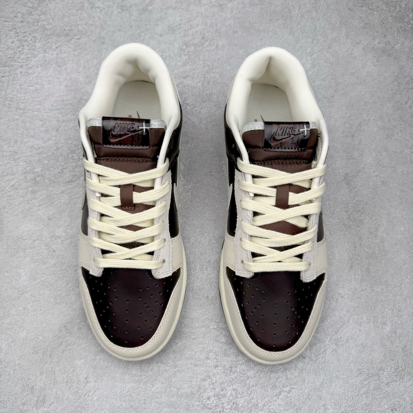 图片[2]-＃YC纯原 NK Dunk Low 棕白 IH7333-200 实力大厂出品 新配色陆续开发 利润个位数只为口碑 全套原纸板楦头开发 确保原汁原味 完美呈现DUNK版型 一比一鞋头弧度高度鞋身弧度 此版本只针对中端市场 皮料材质有所更替 其他数据细节工艺流程均保持一致 绝不口嗨 细节品控鞋型随意对比 独家私模官方第六代原厂航空铝磨具打磨大底 鞋头坡度极致还原 无解鞋型 原盒原配 圈内天花板工艺 原厂玻璃冲刀 超高清洁度 全鞋零毛边皮料切割 原厂中底布点胶 中底布拉帮走线遵循公司 尺码：36 36.5 37.5 38 38.5 39 40 40.5 41 42 42.5 43 44 44.5 45 46-选品中心