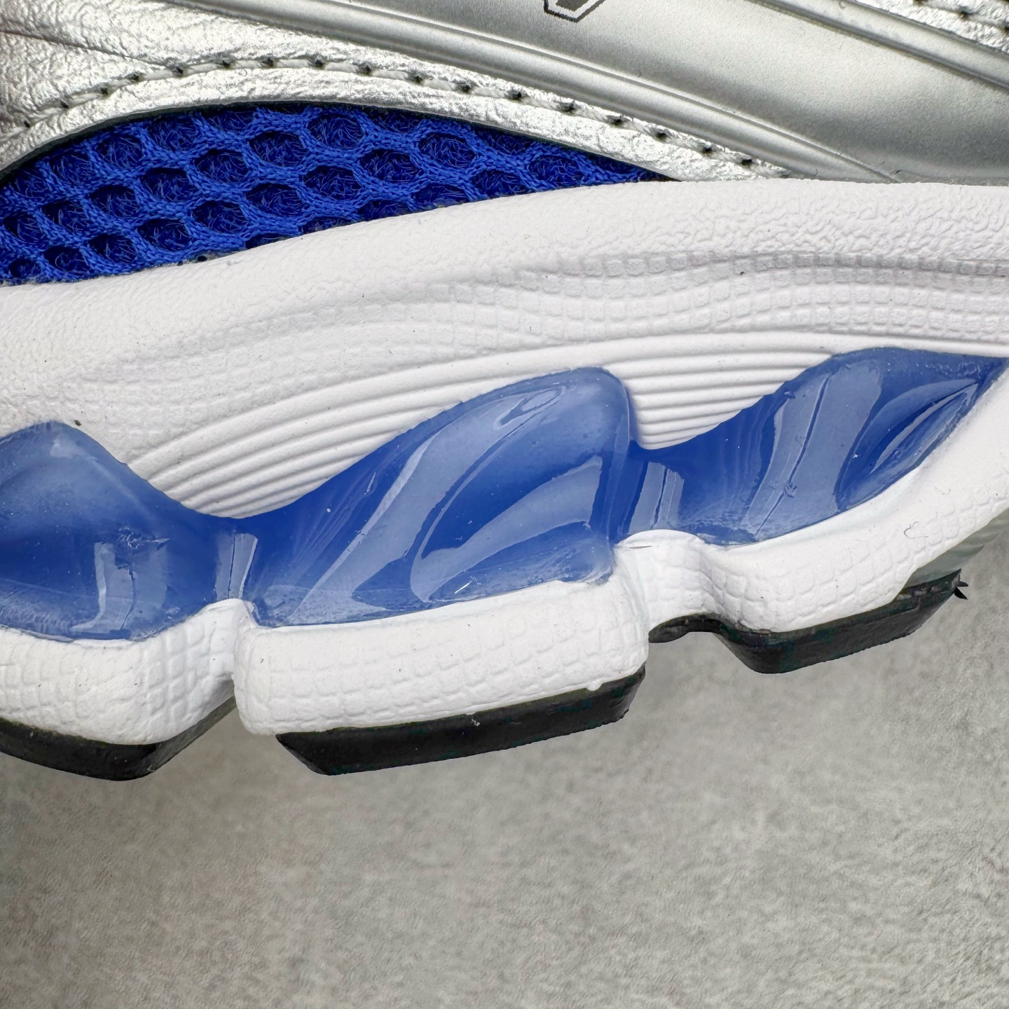 图片[19]-＃ZC总裁 Asics Gel-Kayano K14 亚瑟士系列复古舒适织物合成革减震防滑耐磨低帮休闲跑步鞋 市场顶级版本 原装纸板楦头开发 独家私模五层组合大底 原厂定制缓震硅胶加持 原盒原配 官方四联吊牌 一比一同步原鞋工艺和用料 鞋面原厂“三明治”多层网布 区别其他同价版本 鞋垫采用原厂OrthoLite欧索莱材质 非普通海玻璃鞋垫 后跟一样采用了GEL缓震胶 整体系列设计非常的科技感 锻炼跑步的同时让你一样时尚百搭 尺码：36 37 37.5 38 39 39.5 40 40.5 41.5 42 42.5 43.5 44 44.5 45 46-选品中心