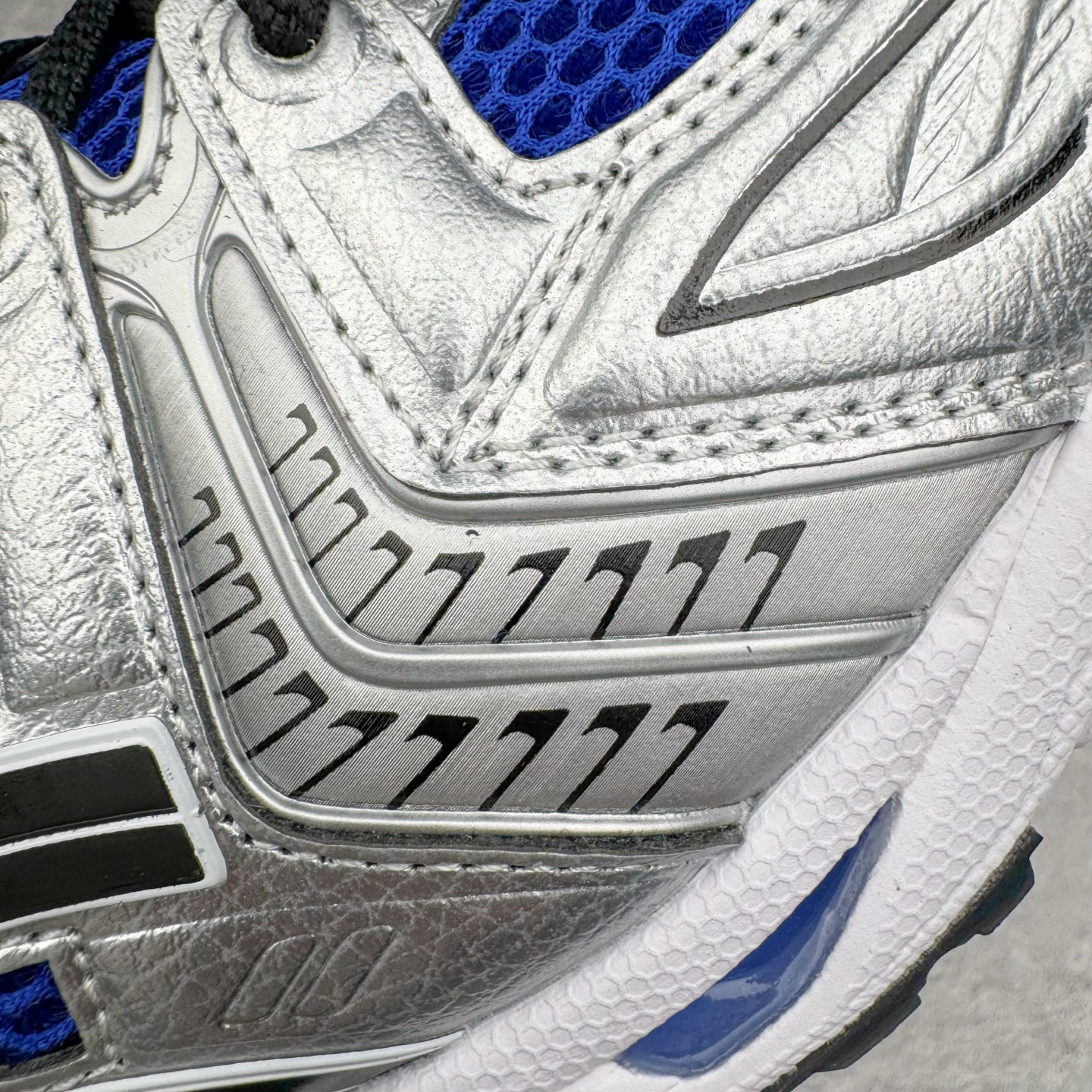 图片[15]-＃ZC总裁 Asics Gel-Kayano K14 亚瑟士系列复古舒适织物合成革减震防滑耐磨低帮休闲跑步鞋 市场顶级版本 原装纸板楦头开发 独家私模五层组合大底 原厂定制缓震硅胶加持 原盒原配 官方四联吊牌 一比一同步原鞋工艺和用料 鞋面原厂“三明治”多层网布 区别其他同价版本 鞋垫采用原厂OrthoLite欧索莱材质 非普通海玻璃鞋垫 后跟一样采用了GEL缓震胶 整体系列设计非常的科技感 锻炼跑步的同时让你一样时尚百搭 尺码：36 37 37.5 38 39 39.5 40 40.5 41.5 42 42.5 43.5 44 44.5 45 46-选品中心