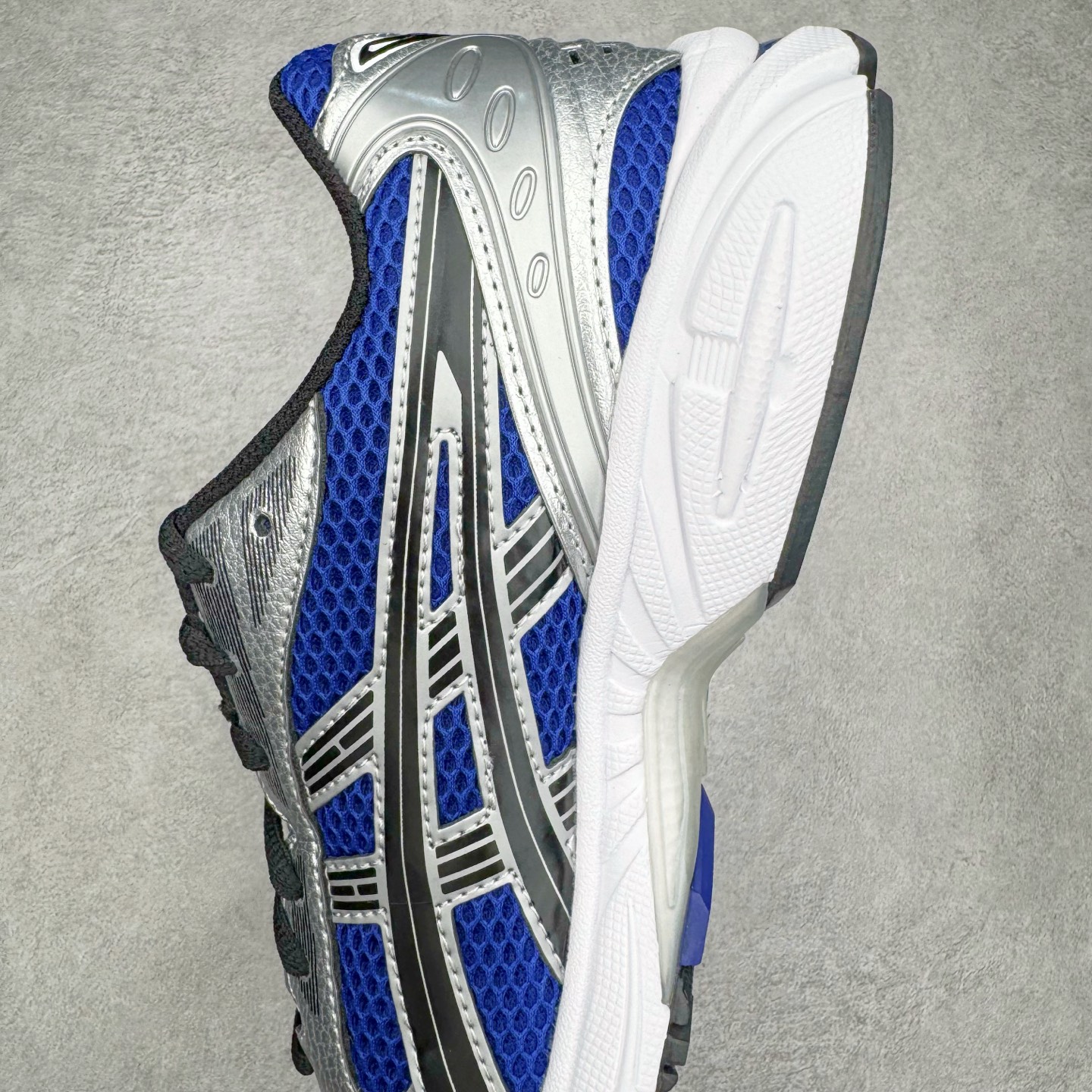 图片[7]-＃ZC总裁 Asics Gel-Kayano K14 亚瑟士系列复古舒适织物合成革减震防滑耐磨低帮休闲跑步鞋 市场顶级版本 原装纸板楦头开发 独家私模五层组合大底 原厂定制缓震硅胶加持 原盒原配 官方四联吊牌 一比一同步原鞋工艺和用料 鞋面原厂“三明治”多层网布 区别其他同价版本 鞋垫采用原厂OrthoLite欧索莱材质 非普通海玻璃鞋垫 后跟一样采用了GEL缓震胶 整体系列设计非常的科技感 锻炼跑步的同时让你一样时尚百搭 尺码：36 37 37.5 38 39 39.5 40 40.5 41.5 42 42.5 43.5 44 44.5 45 46-选品中心