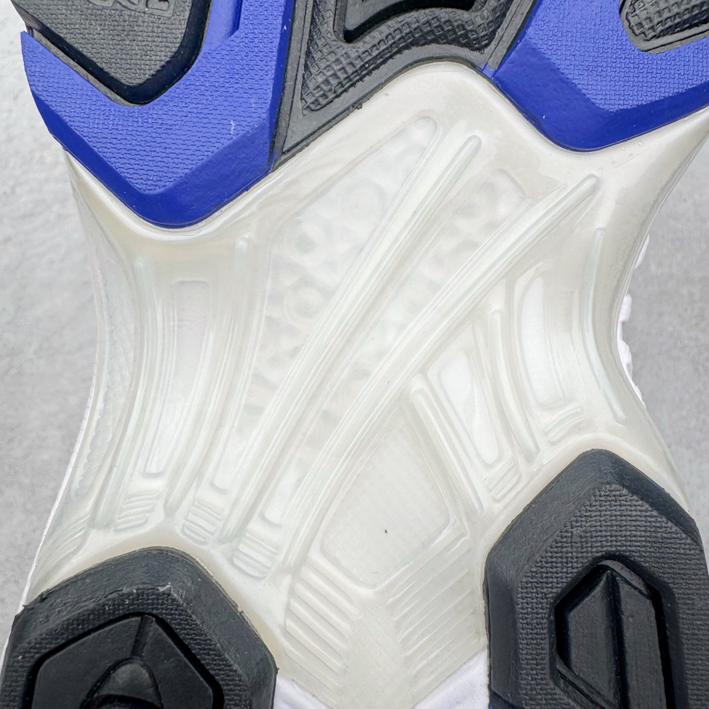 图片[20]-＃ZC总裁 Asics Gel-Kayano K14 亚瑟士系列复古舒适织物合成革减震防滑耐磨低帮休闲跑步鞋 市场顶级版本 原装纸板楦头开发 独家私模五层组合大底 原厂定制缓震硅胶加持 原盒原配 官方四联吊牌 一比一同步原鞋工艺和用料 鞋面原厂“三明治”多层网布 区别其他同价版本 鞋垫采用原厂OrthoLite欧索莱材质 非普通海玻璃鞋垫 后跟一样采用了GEL缓震胶 整体系列设计非常的科技感 锻炼跑步的同时让你一样时尚百搭 尺码：36 37 37.5 38 39 39.5 40 40.5 41.5 42 42.5 43.5 44 44.5 45 46-选品中心