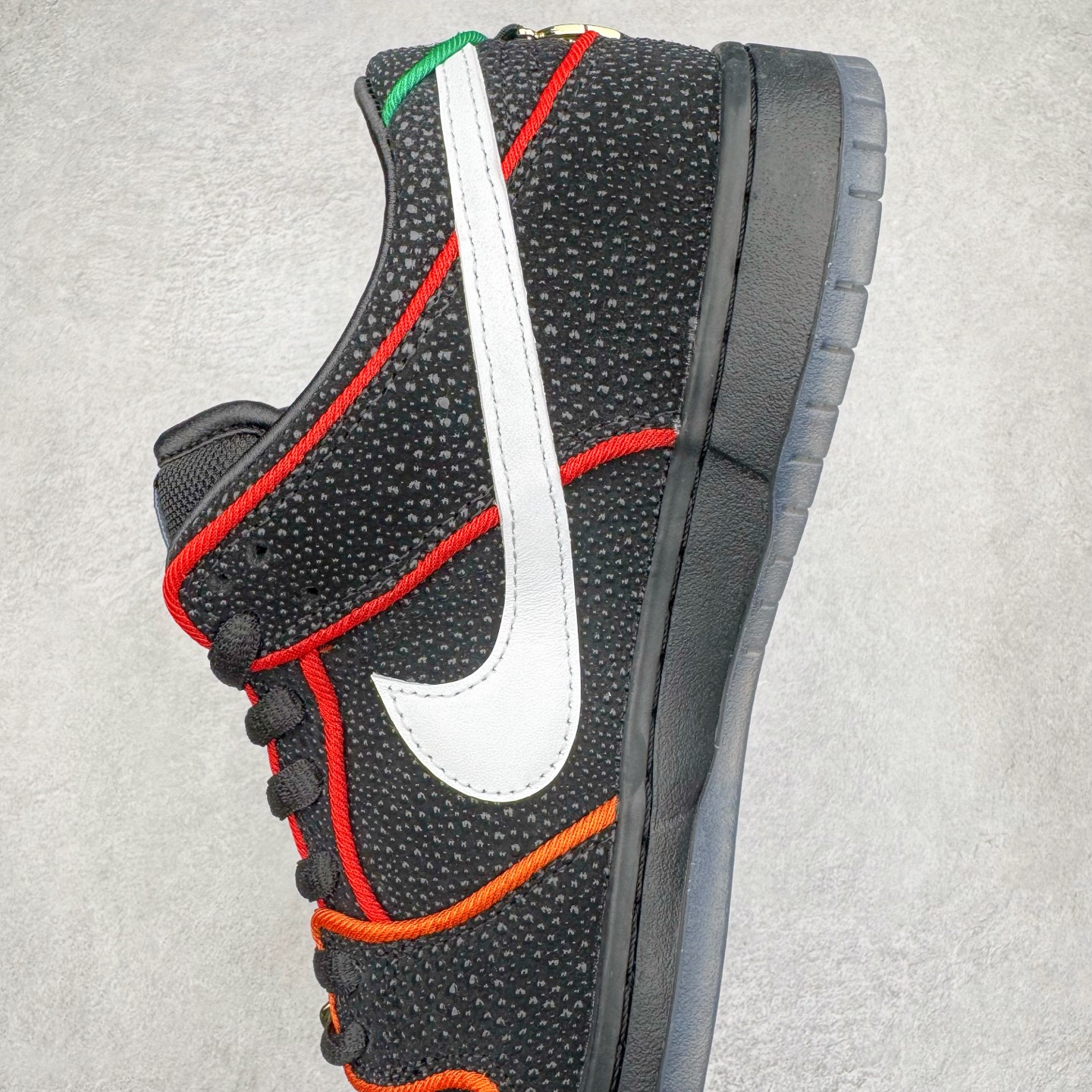 图片[7]-＃S2纯原 Bronx Girls Skate x NK Dunk SB Low Pro QS 经典舒适耐磨低帮板鞋 男女同款 黑色 魔鬼鱼鸳鸯 HV1664-001 独家原厂航空铝磨具打磨大底 鞋头坡度极致还原 原盒原配 圈内天花板工艺 原厂冲刀 超高清洁度 全鞋零毛边皮料切割 全套原楦原模倾力打造完美版型 采用原厂百宏鞋带以及原厂百宏织唛舌标 内标可供原厂几率过验 原厂中底布黄色点胶 原厂中底布拉帮走线遵循公司‼️尺码：36 36.5 37.5 38 38.5 39 40 40.5 41 42 42.5 43 44 44.5 45 46 47.5-选品中心