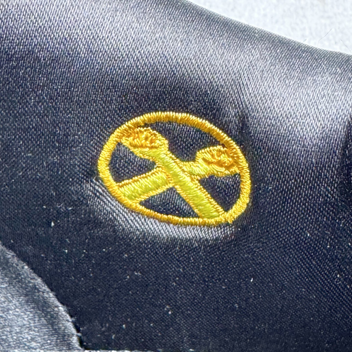 图片[13]-＃S2纯原 Bronx Girls Skate x NK Dunk SB Low Pro QS 经典舒适耐磨低帮板鞋 男女同款 黑色 魔鬼鱼鸳鸯 HV1664-001 独家原厂航空铝磨具打磨大底 鞋头坡度极致还原 原盒原配 圈内天花板工艺 原厂冲刀 超高清洁度 全鞋零毛边皮料切割 全套原楦原模倾力打造完美版型 采用原厂百宏鞋带以及原厂百宏织唛舌标 内标可供原厂几率过验 原厂中底布黄色点胶 原厂中底布拉帮走线遵循公司‼️尺码：36 36.5 37.5 38 38.5 39 40 40.5 41 42 42.5 43 44 44.5 45 46 47.5-选品中心