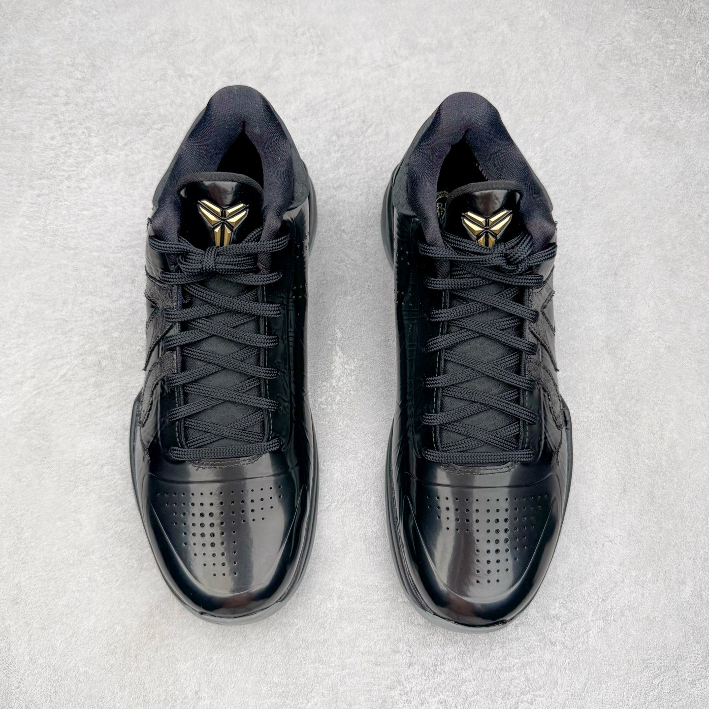 图片[2]-＃H12纯原 NK Zoom Kobe ZK5 科比5代 黑曼巴 IB4881-500 完美复刻公司货 前掌超大Zoom Turbo气垫 后掌EVA缓震 真正的原汁原味 还原ZP脚感 全身鞋材卡料色独家定制 唯一正确喷漆工艺Swoosh 正确凹凸蛇鳞工艺 正确鞋面渐变效果 内全置真动飞态线 独立原厂模具 最大尺码达到49.5码 首批不拼图大几率过验 亲测已过 支持各种高强度实战 无需担心 上脚价 补货周期极长 脚宽建议买大半码 科比系列前掌偏窄 不影响二次销售 支持七天无理由退换 尺码：41 42 42.5 43 44 44.5 45 45.5 46 47.5 48.5 49.5-选品中心