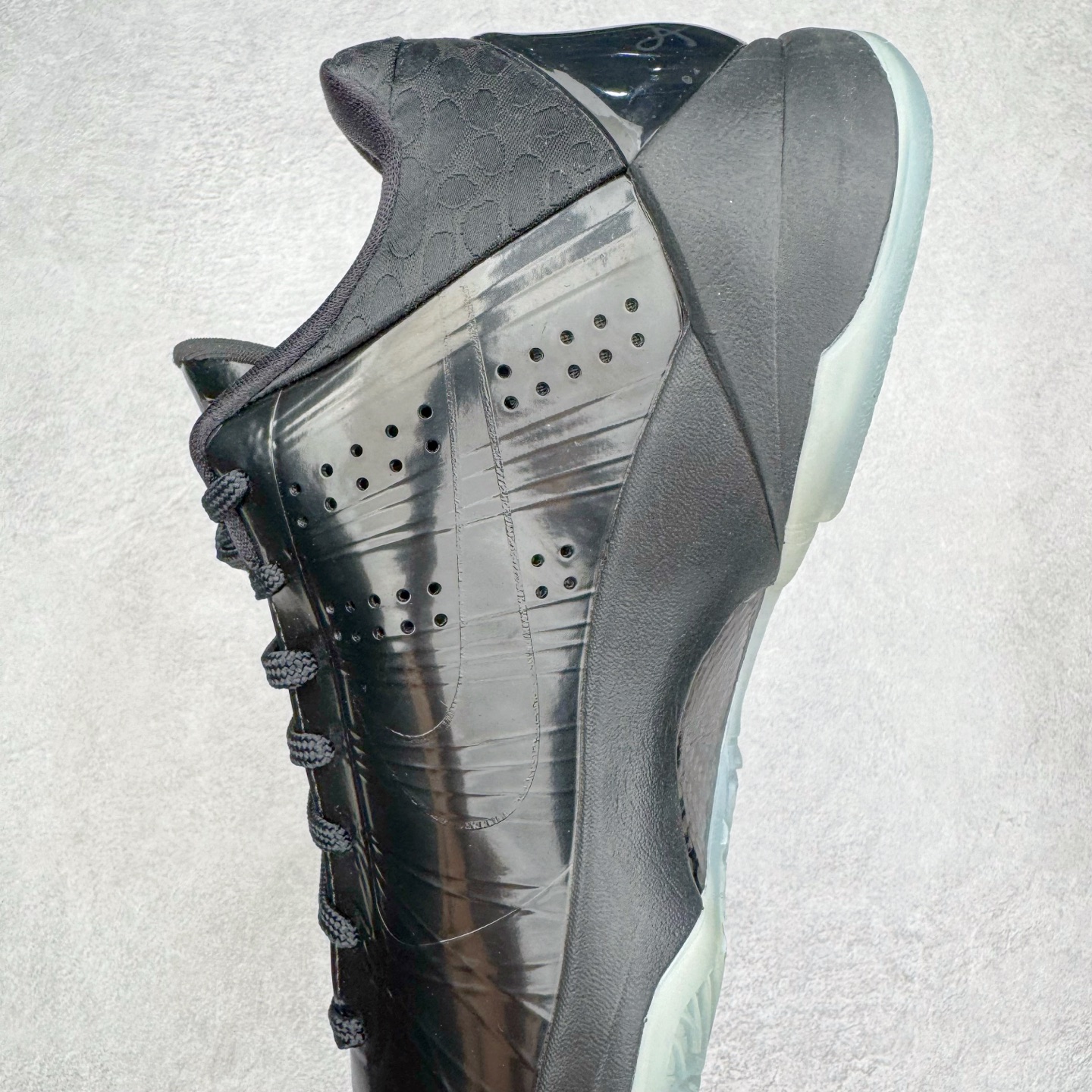 图片[7]-＃H12纯原 NK Zoom Kobe ZK5 科比5代 黑曼巴 IB4881-500 完美复刻公司货 前掌超大Zoom Turbo气垫 后掌EVA缓震 真正的原汁原味 还原ZP脚感 全身鞋材卡料色独家定制 唯一正确喷漆工艺Swoosh 正确凹凸蛇鳞工艺 正确鞋面渐变效果 内全置真动飞态线 独立原厂模具 最大尺码达到49.5码 首批不拼图大几率过验 亲测已过 支持各种高强度实战 无需担心 上脚价 补货周期极长 脚宽建议买大半码 科比系列前掌偏窄 不影响二次销售 支持七天无理由退换 尺码：41 42 42.5 43 44 44.5 45 45.5 46 47.5 48.5 49.5-选品中心