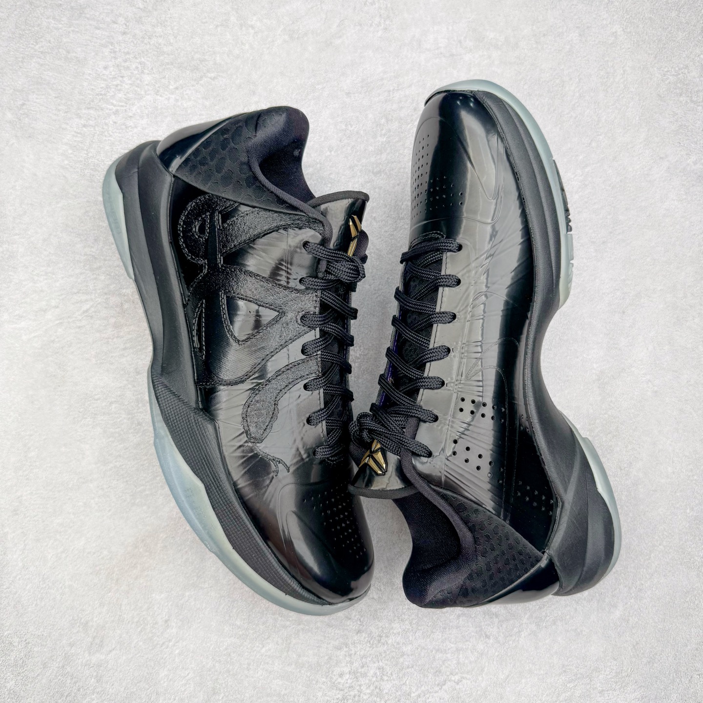 图片[3]-＃H12纯原 NK Zoom Kobe ZK5 科比5代 黑曼巴 IB4881-500 完美复刻公司货 前掌超大Zoom Turbo气垫 后掌EVA缓震 真正的原汁原味 还原ZP脚感 全身鞋材卡料色独家定制 唯一正确喷漆工艺Swoosh 正确凹凸蛇鳞工艺 正确鞋面渐变效果 内全置真动飞态线 独立原厂模具 最大尺码达到49.5码 首批不拼图大几率过验 亲测已过 支持各种高强度实战 无需担心 上脚价 补货周期极长 脚宽建议买大半码 科比系列前掌偏窄 不影响二次销售 支持七天无理由退换 尺码：41 42 42.5 43 44 44.5 45 45.5 46 47.5 48.5 49.5-选品中心